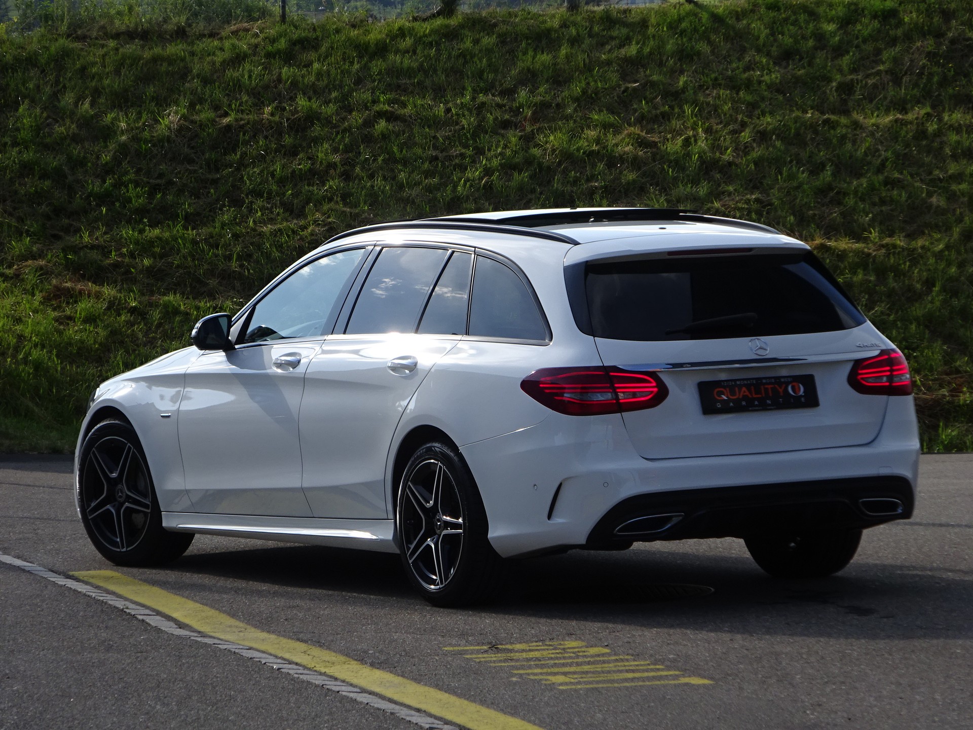 MERCEDES-BENZ C 220 d AMG Line 4Matic 9G-Tronic-image-3