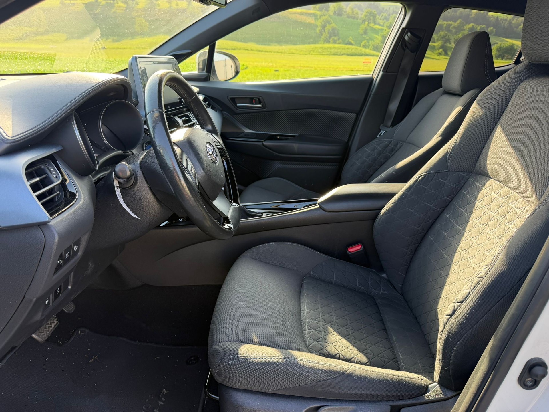 TOYOTA C-HR 2.0 HSD CVT Premium-image-7