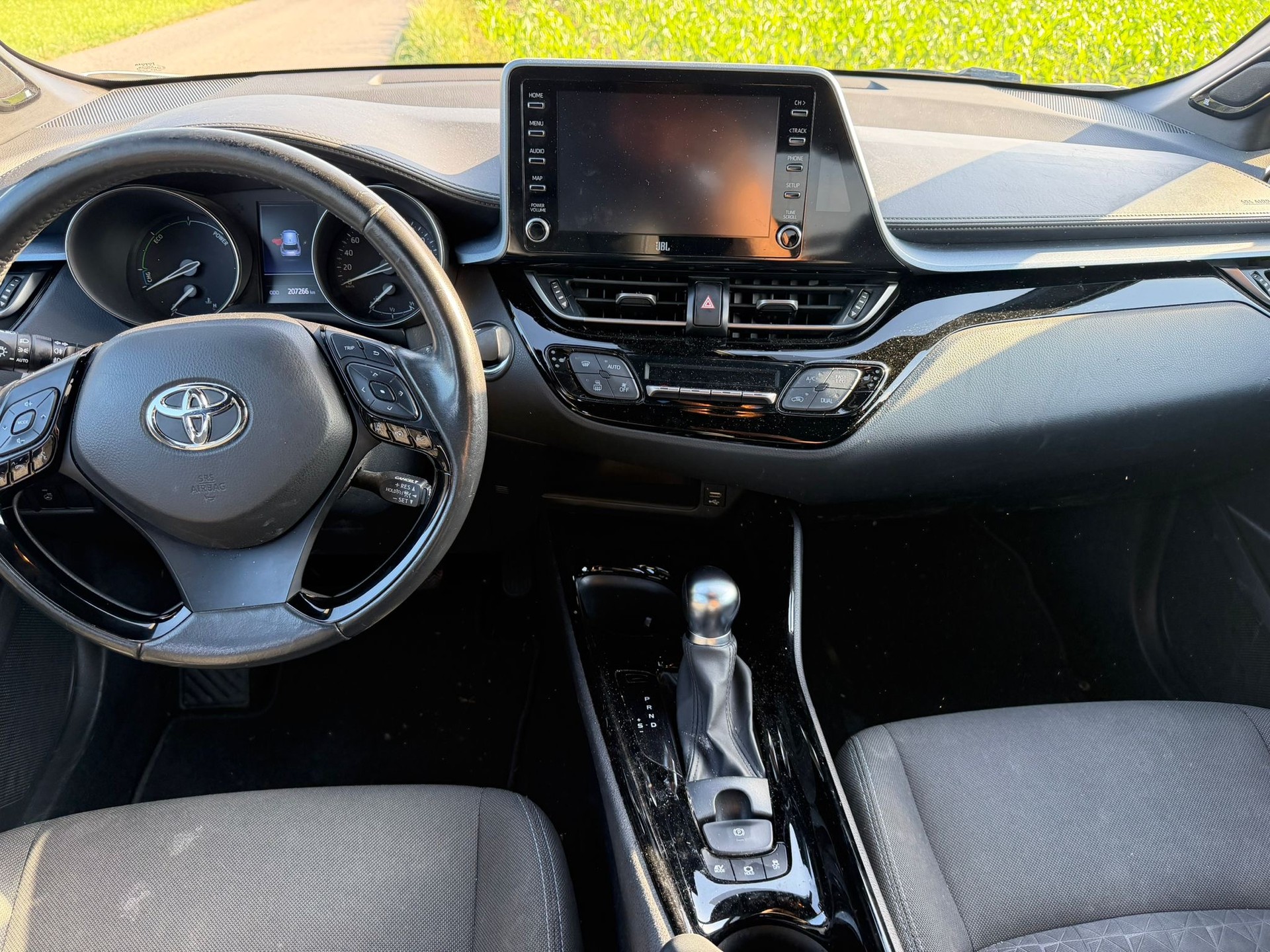 TOYOTA C-HR 2.0 HSD CVT Premium-image-10