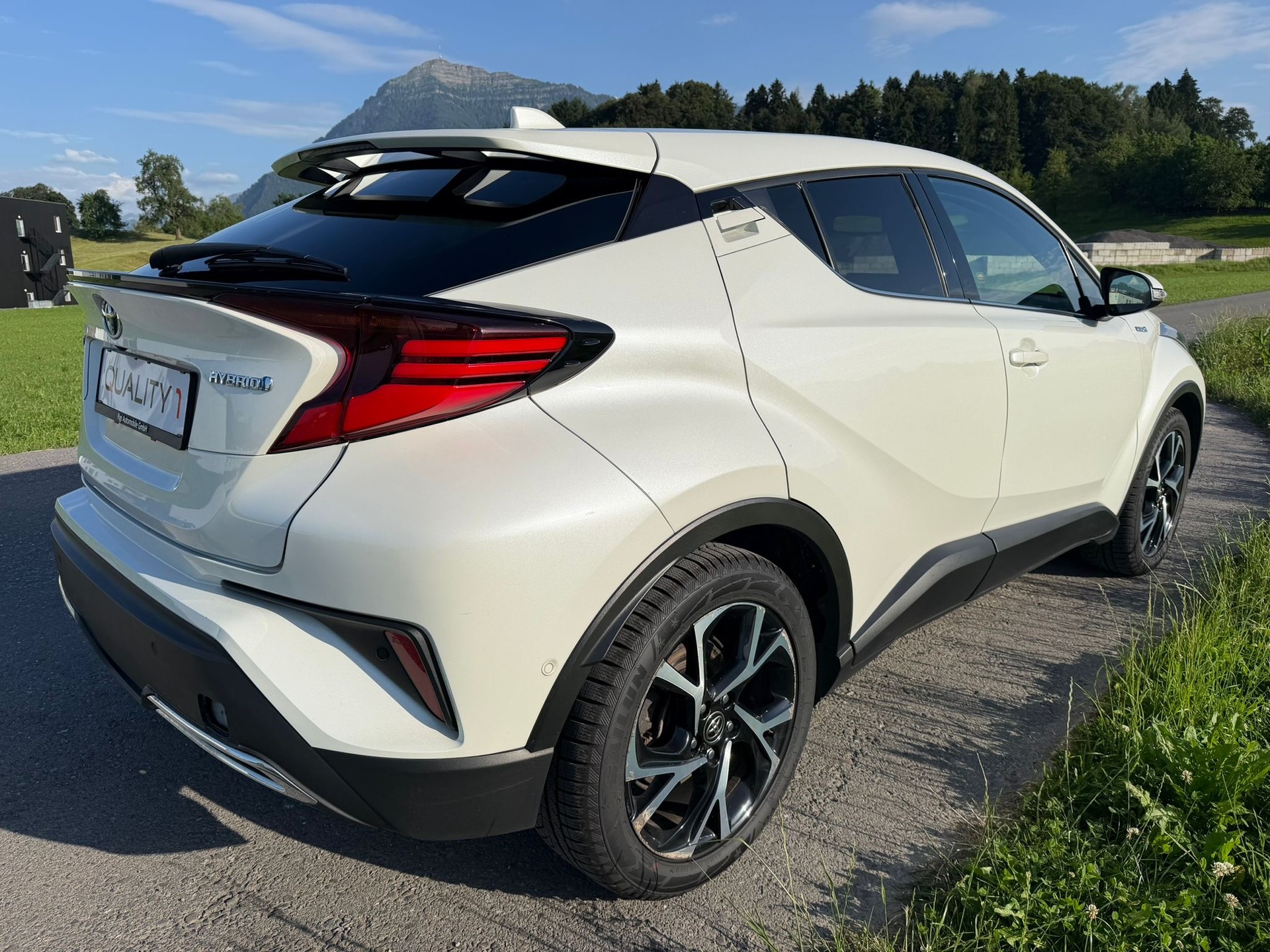 TOYOTA C-HR 2.0 HSD CVT Premium-image-5