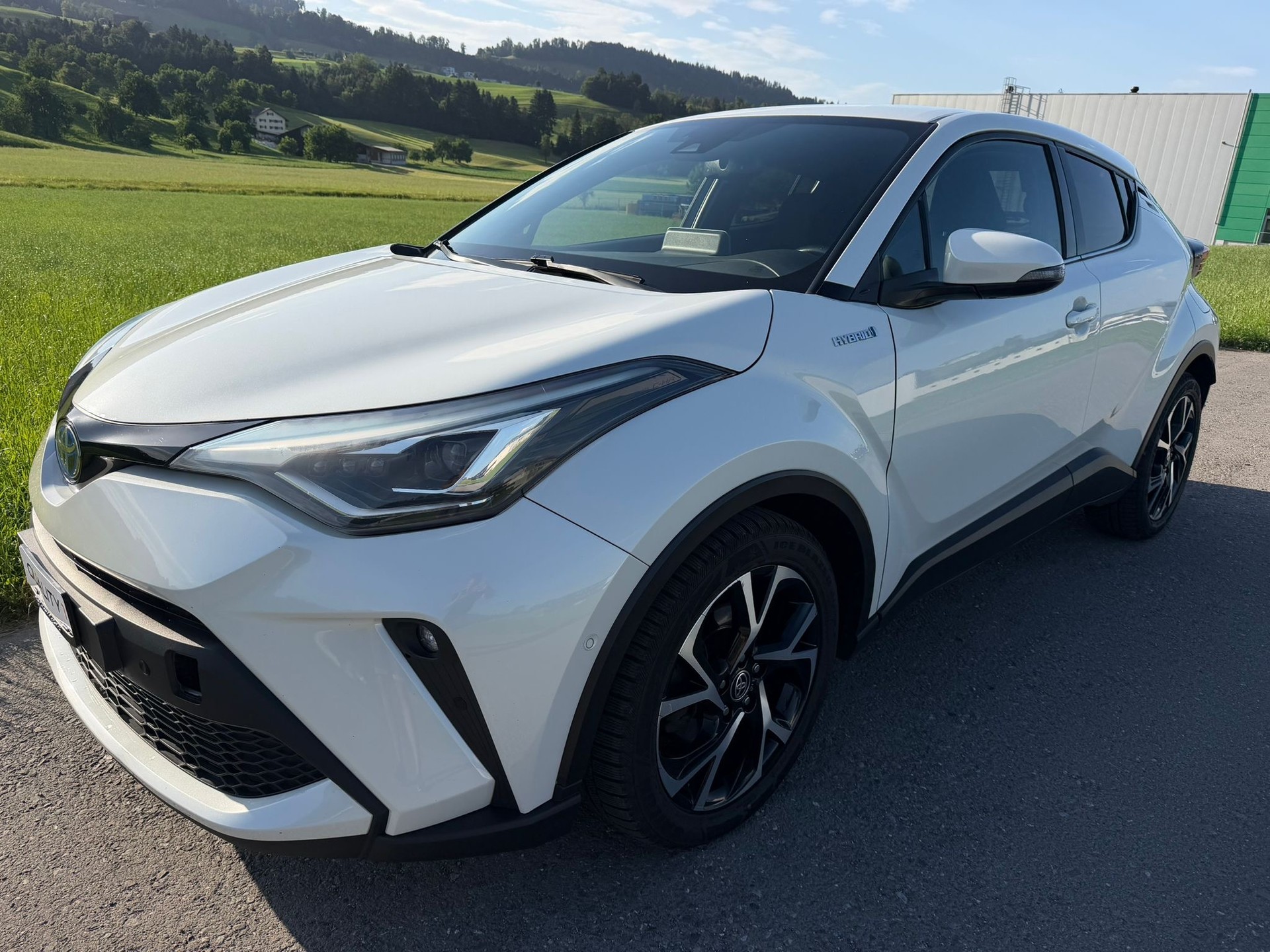 TOYOTA C-HR 2.0 HSD CVT Premium-image-1
