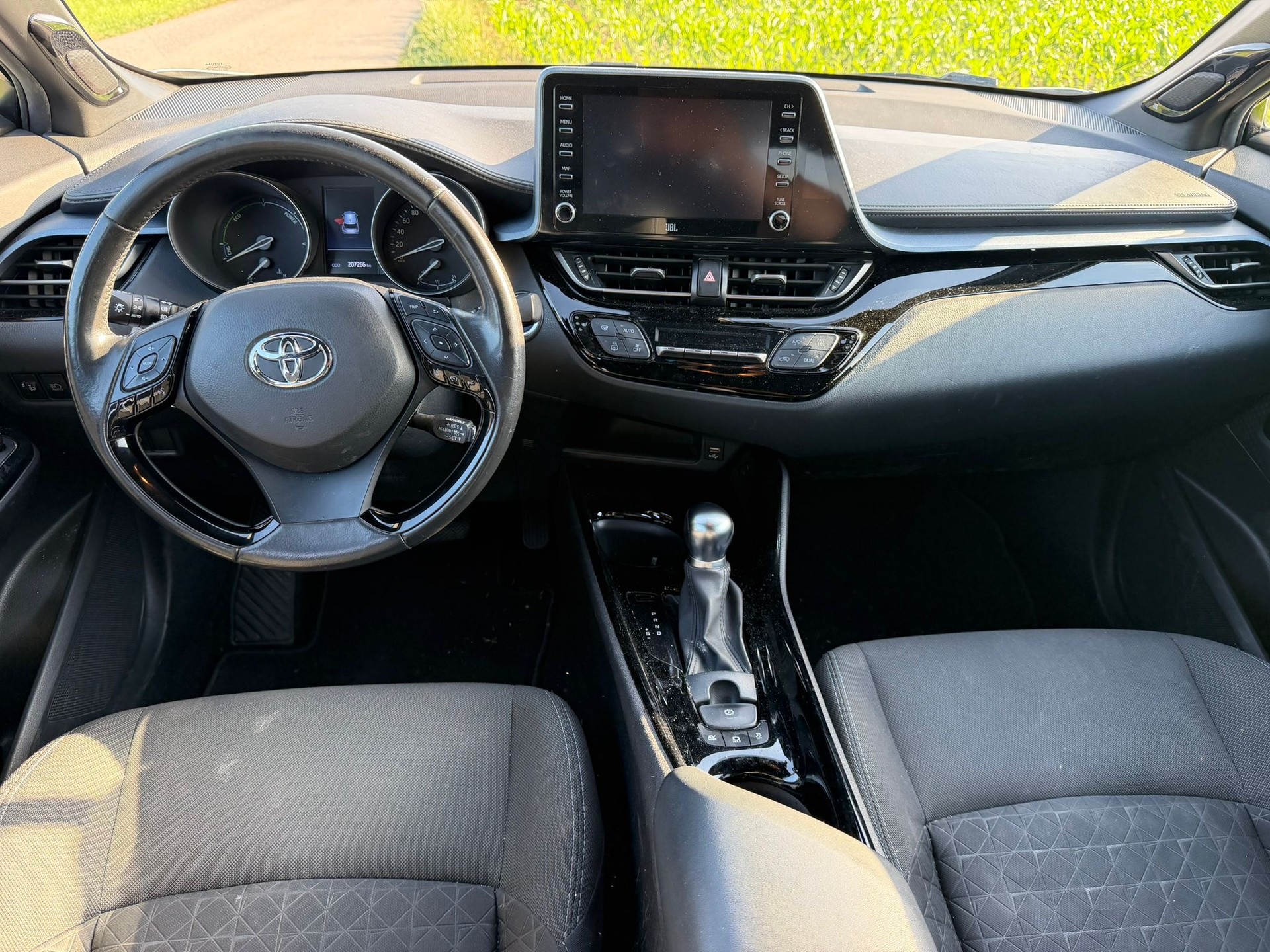 TOYOTA C-HR 2.0 HSD CVT Premium-image-11