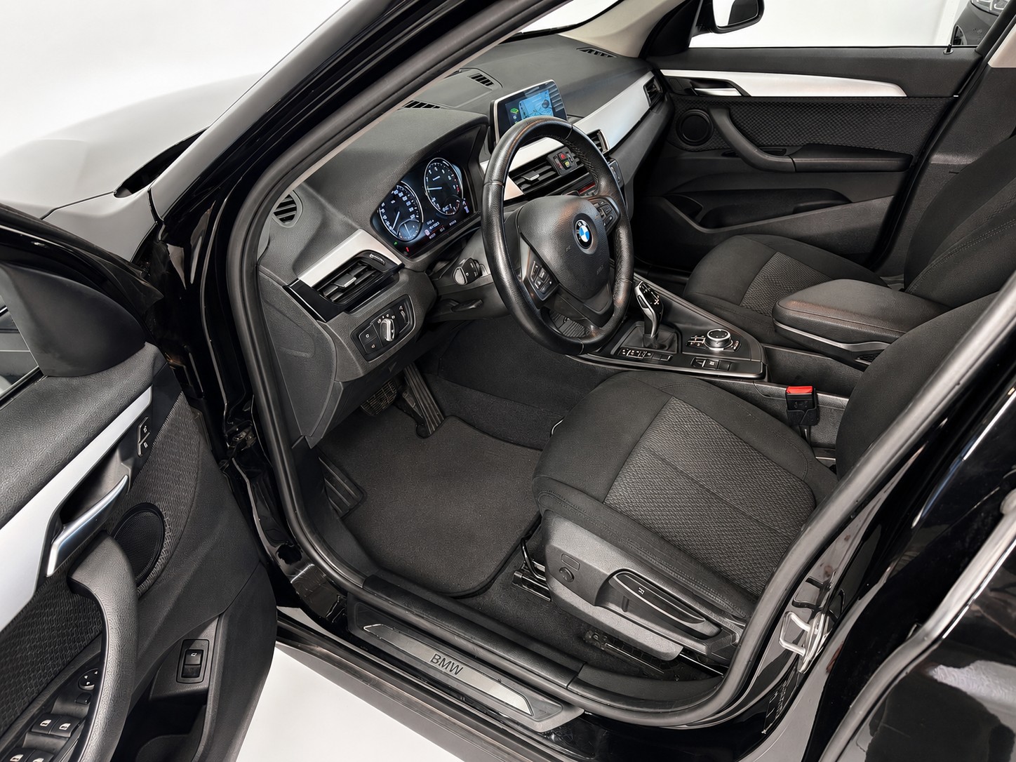 BMW X1 sDrive 18i (CH)-image-8