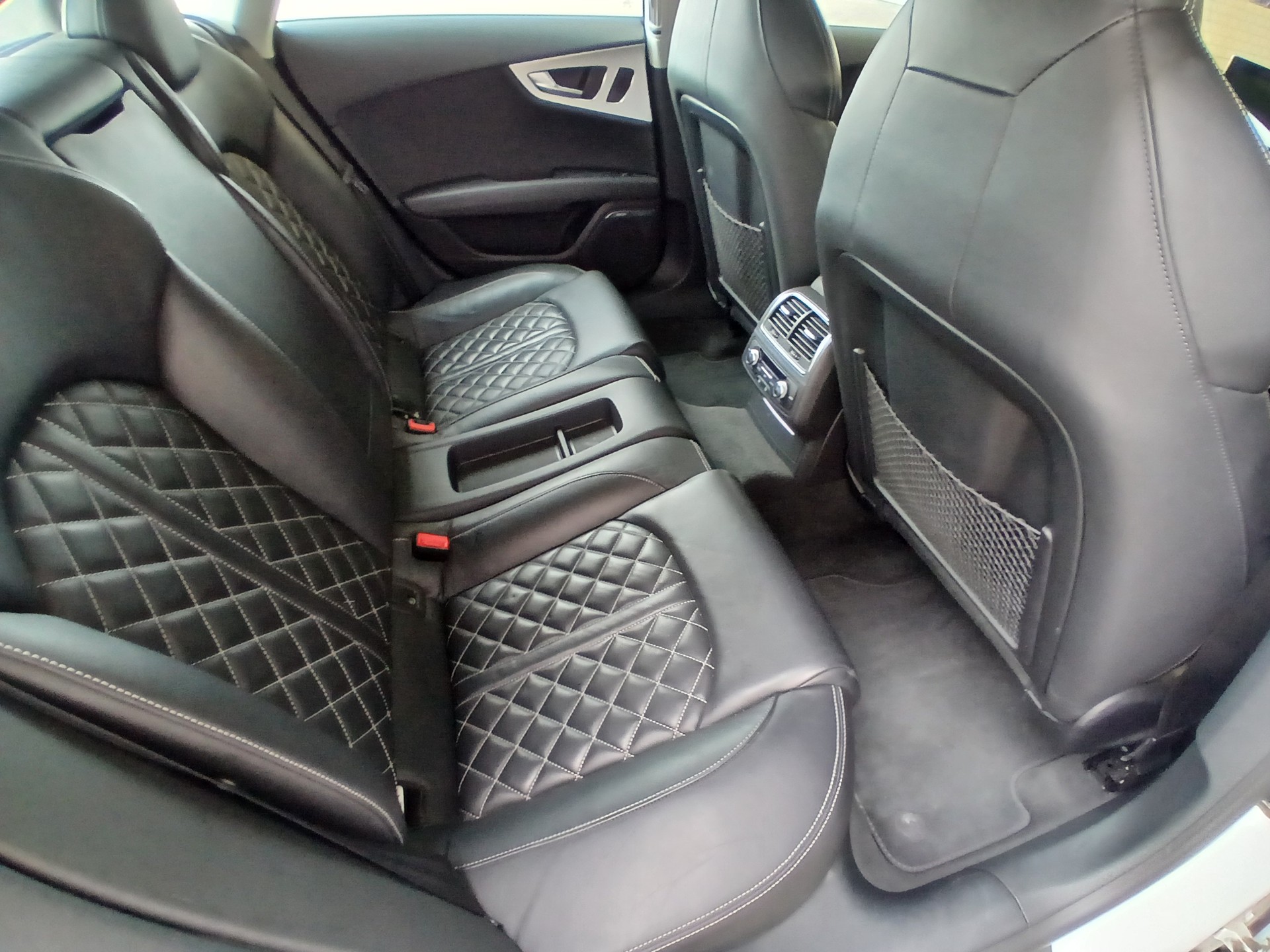 AUDI S7 Sportback 4.0 TFSI V8 quattro S-tronic-image-15