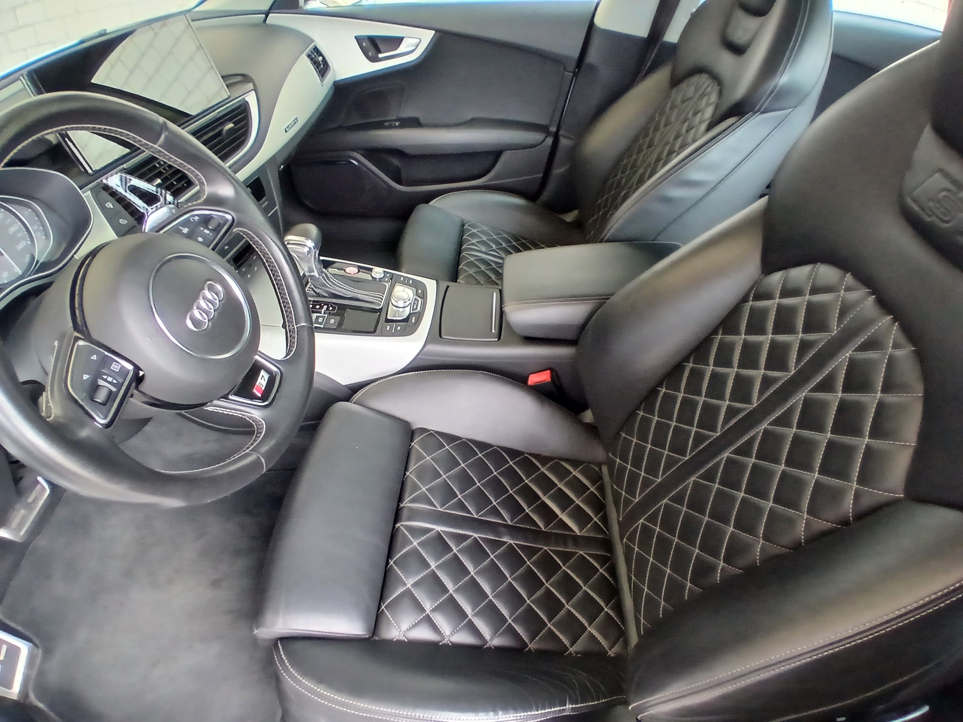 AUDI S7 Sportback 4.0 TFSI V8 quattro S-tronic-image-8