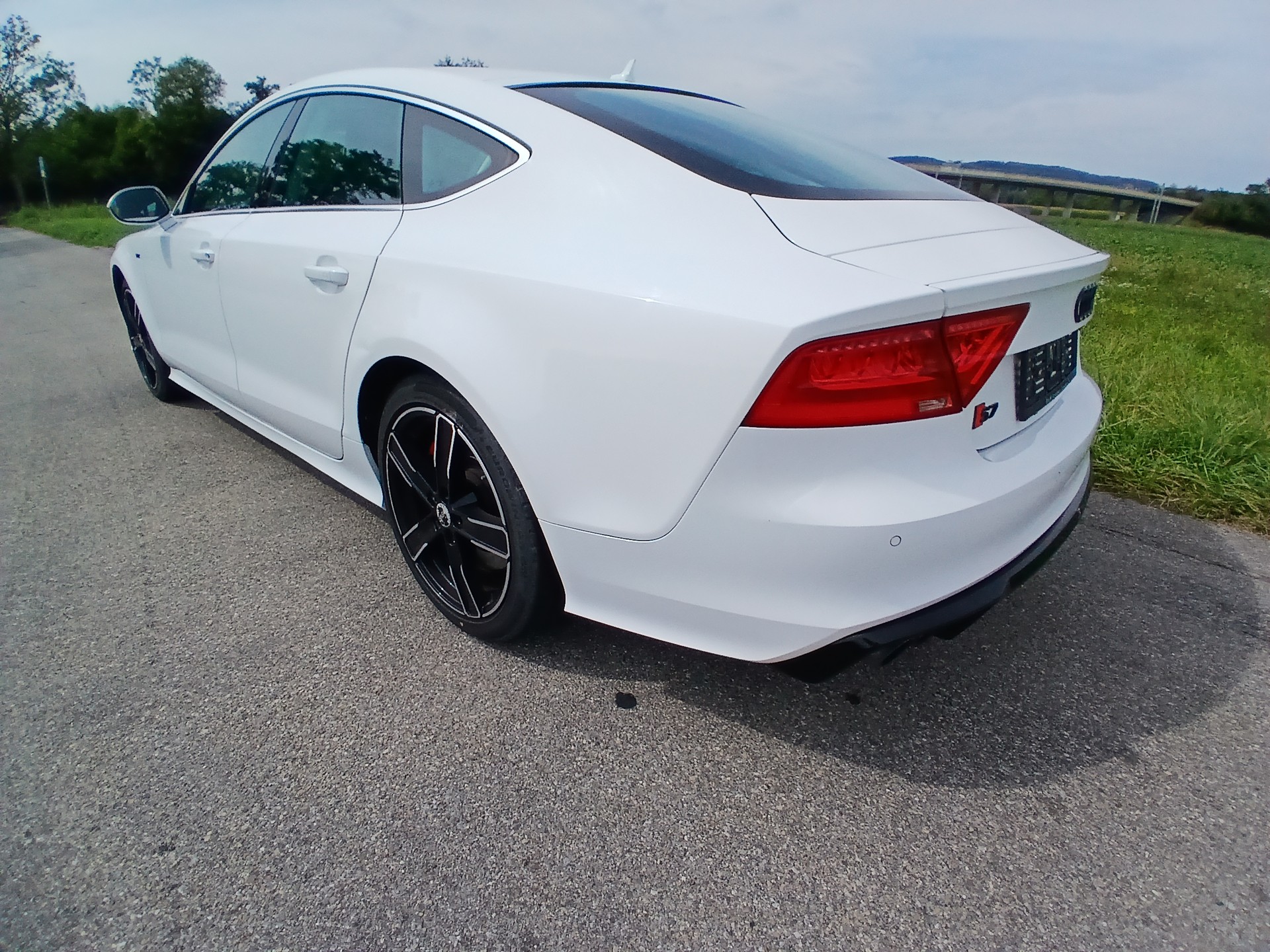 AUDI S7 Sportback 4.0 TFSI V8 quattro S-tronic-image-2