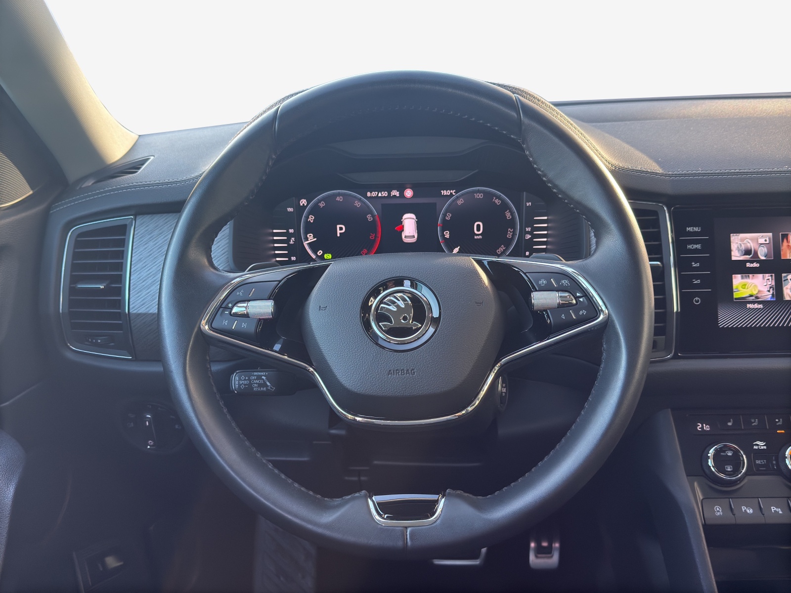 SKODA Kodiaq 2.0 TSI 4x4 Style-image-9