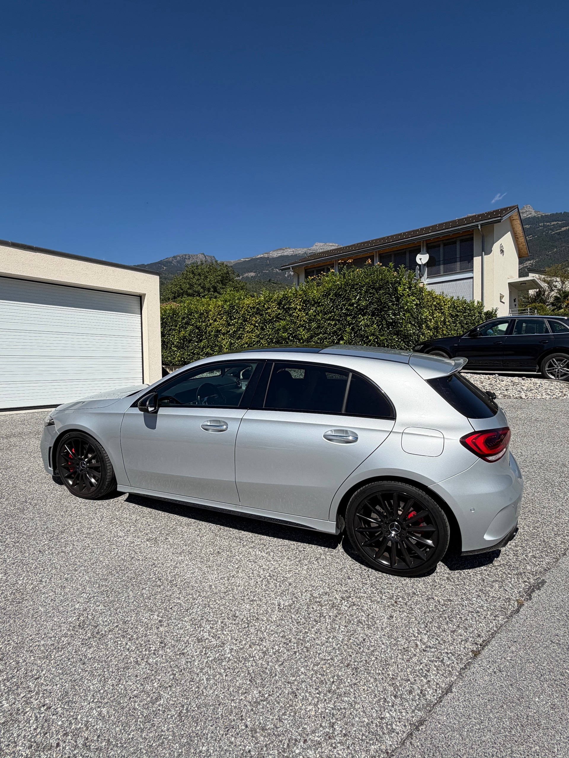 MERCEDES-BENZ A 35 AMG 4matic-image-2