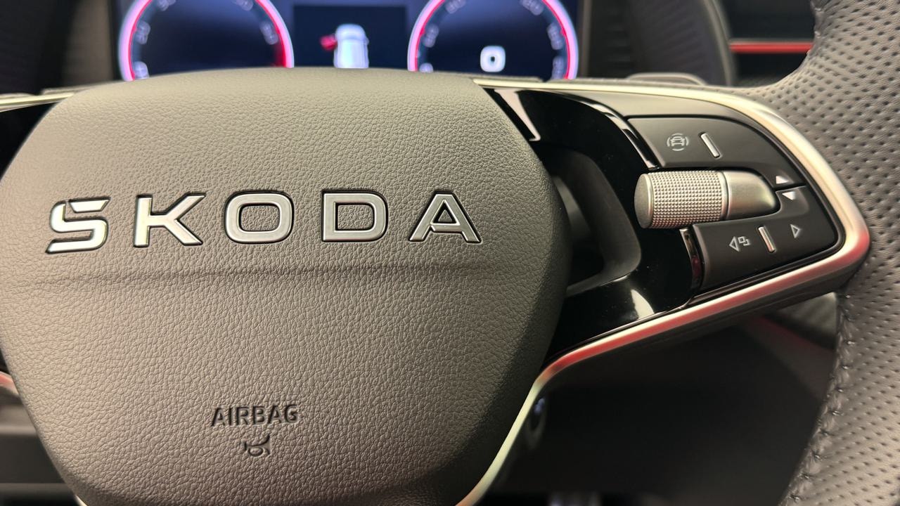 SKODA Kamiq 1.0 TSI Monte Carlo DSG-image-9