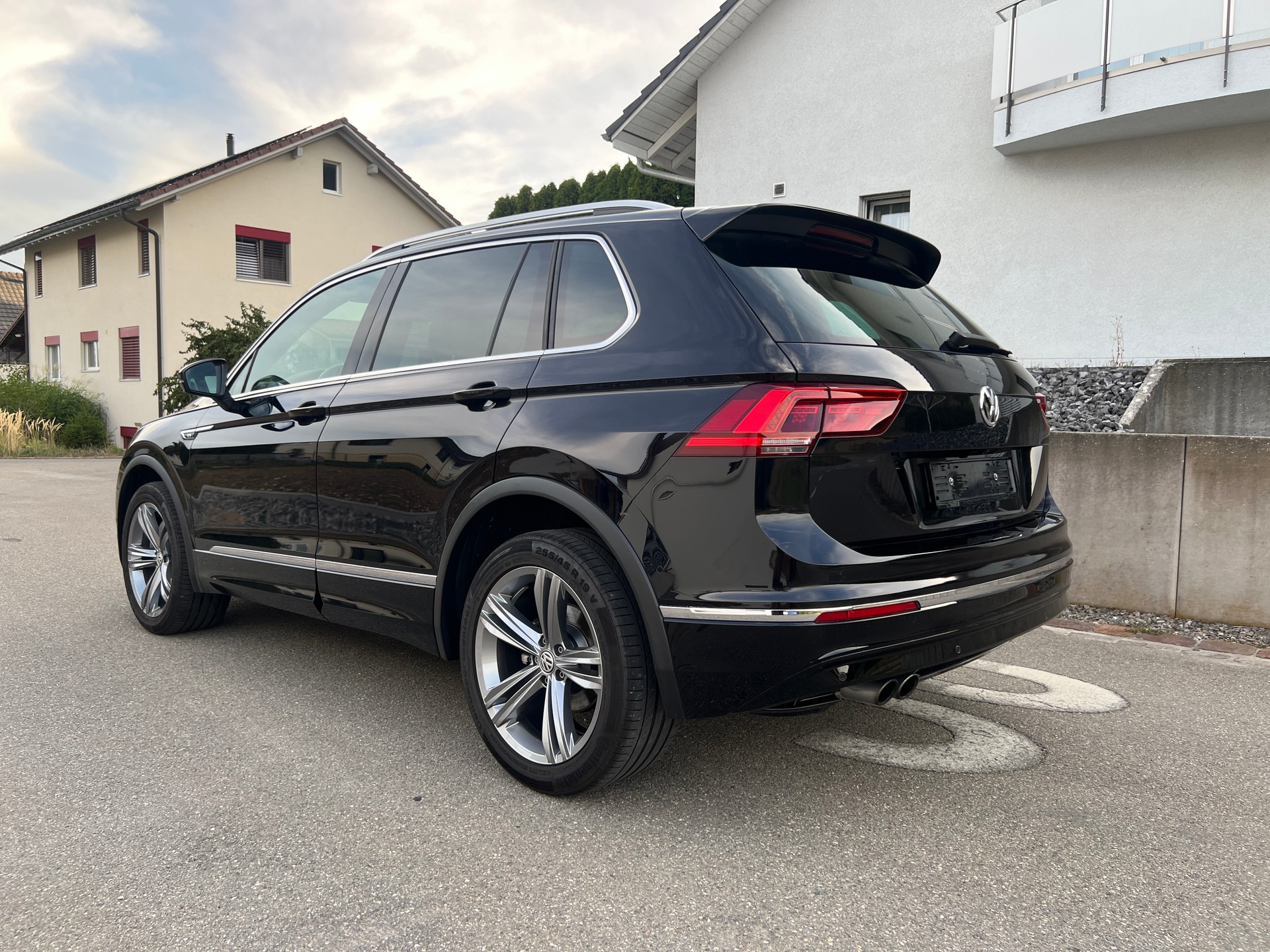 VW Tiguan 2.0TSI Highline 4Motion DSG * R - Line *-image-7
