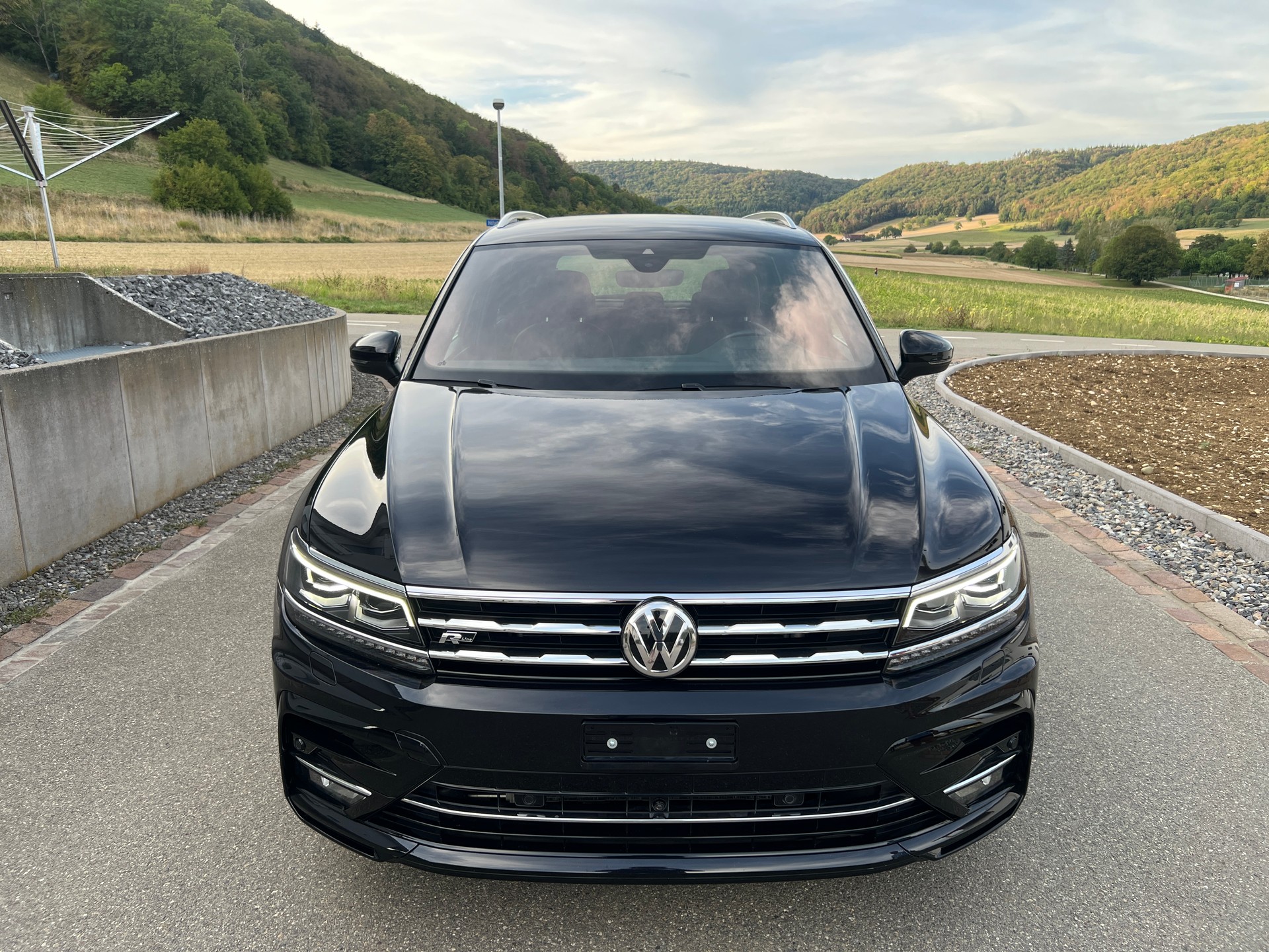 VW Tiguan 2.0TSI Highline 4Motion DSG * R - Line *-image-2