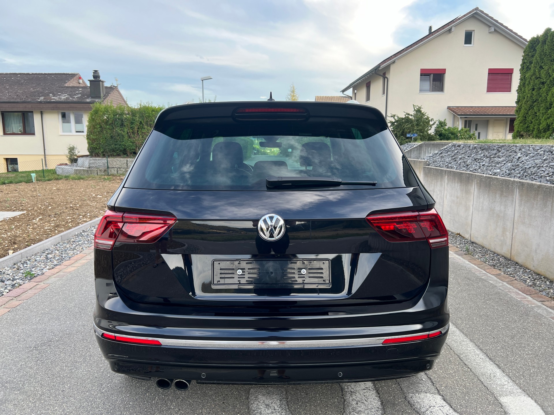 VW Tiguan 2.0TSI Highline 4Motion DSG * R - Line *-image-5