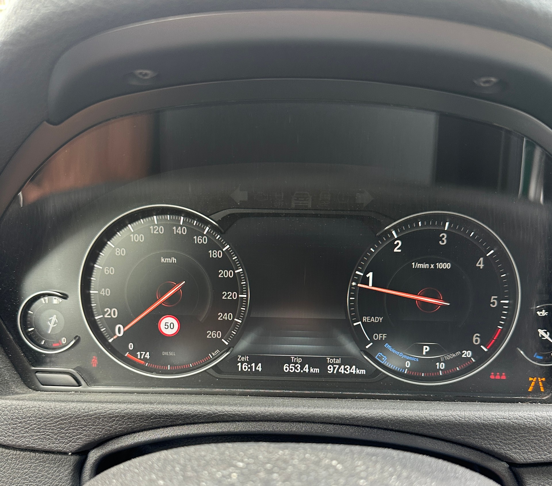 BMW 320d xDrive *Sport-Line*Panoramadach*Neue Sommerreifen 2026*-image-4