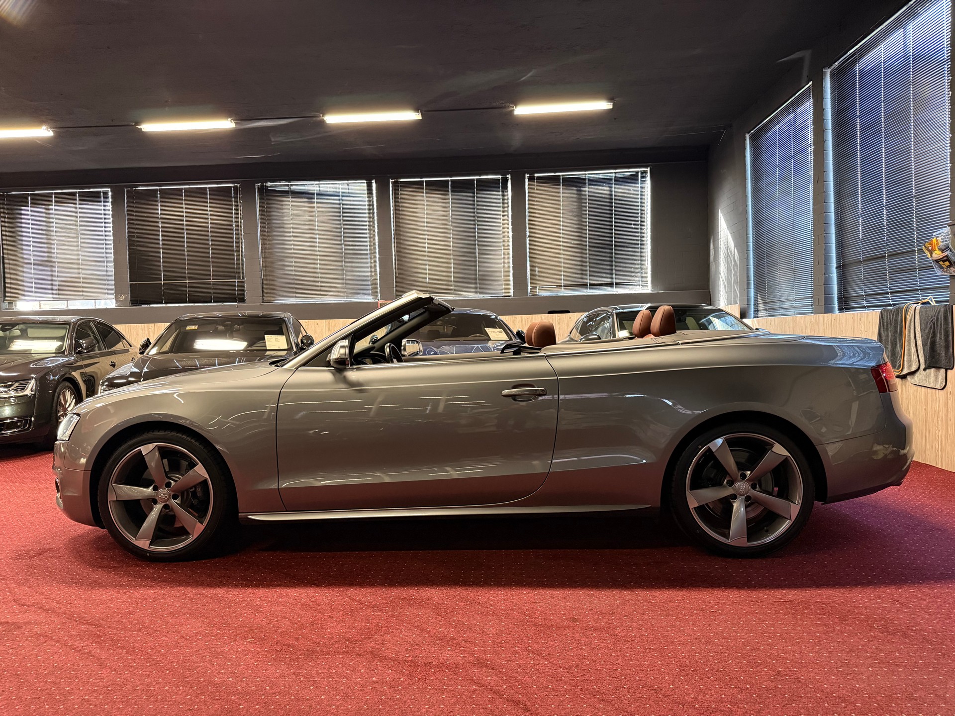 AUDI S5 Cabrio 3.0 TFSI quattro S-tronic / ** Frisch ab MFK & Service **-image-8