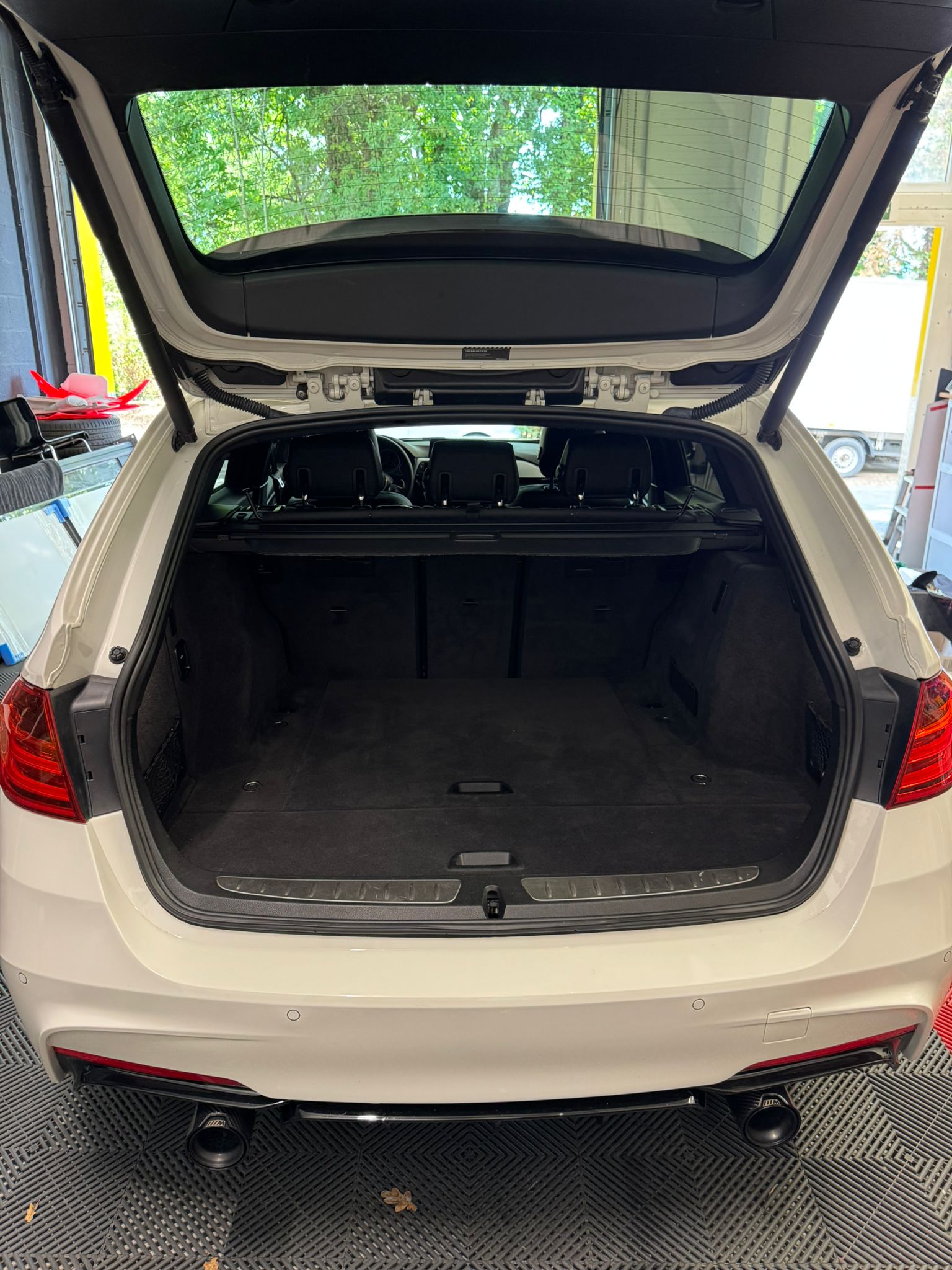 BMW 330d xDrive Touring Sport Line Steptronic-image-9