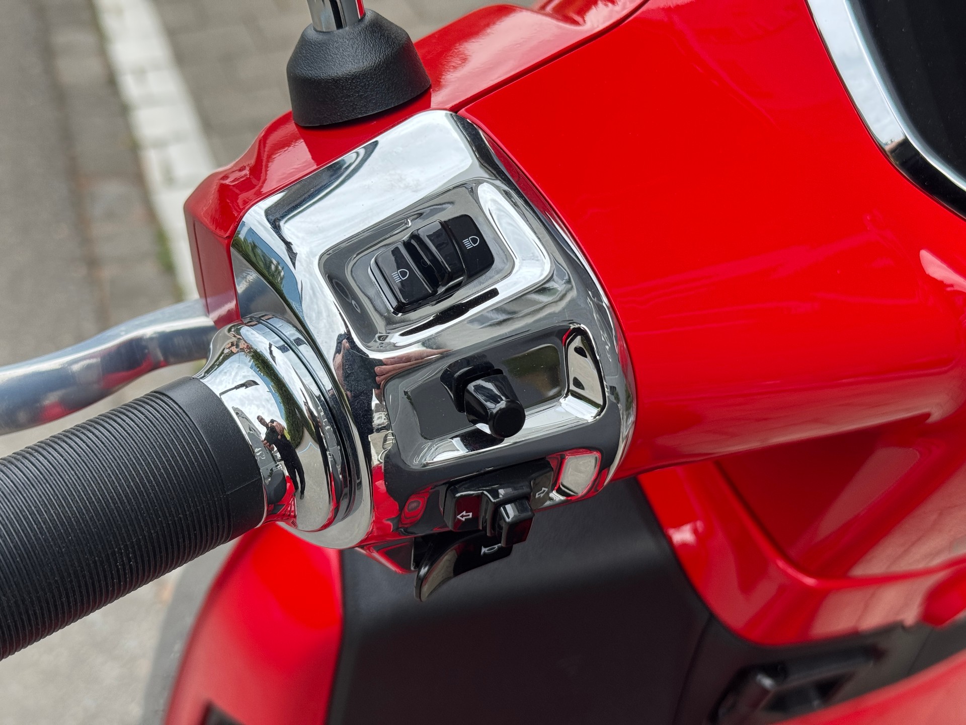 PIAGGIO Vespa GTS 125 Super RST Euro 5+-image-7