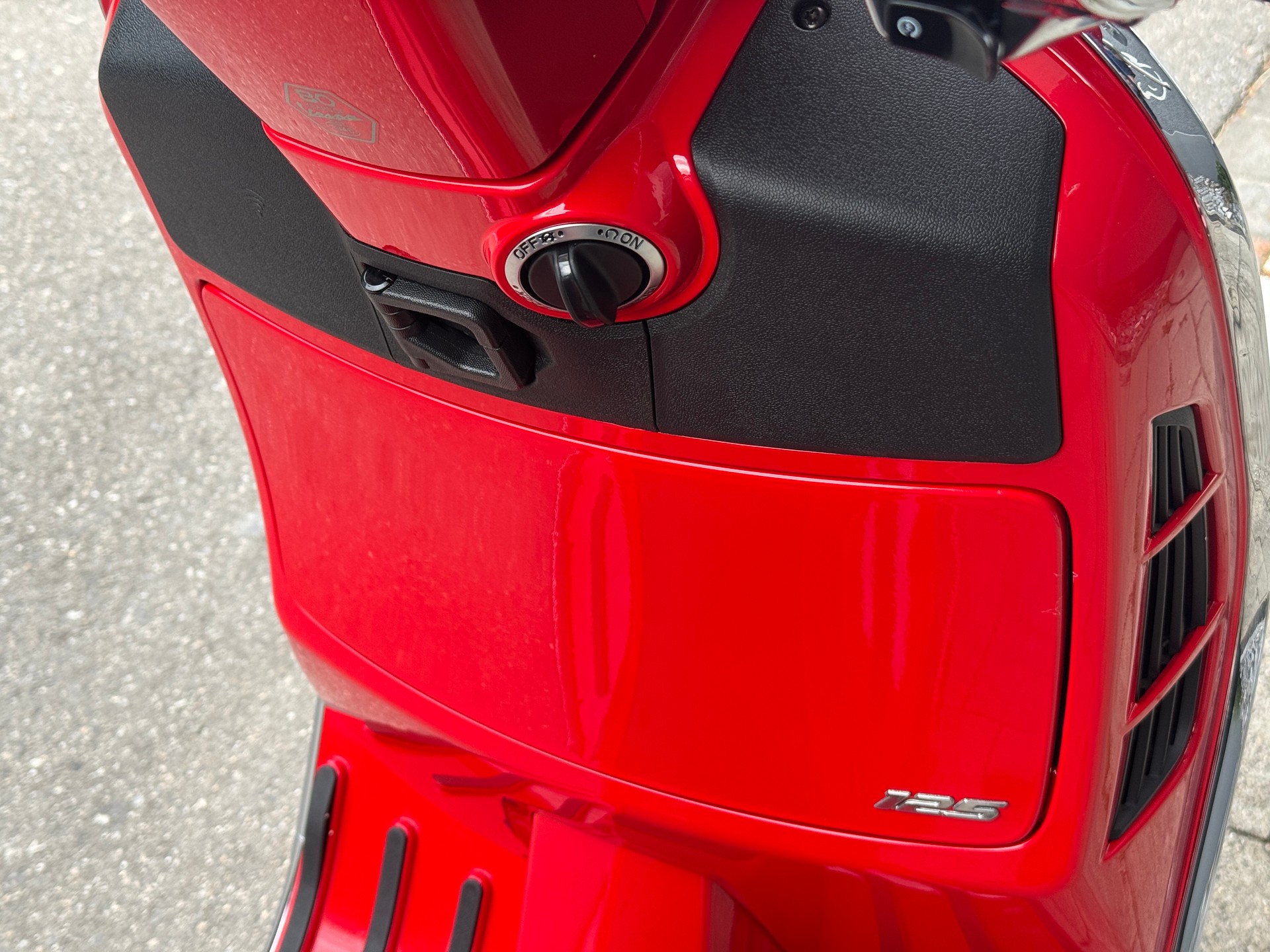 PIAGGIO Vespa GTS 125 Super RST Euro 5+-image-10