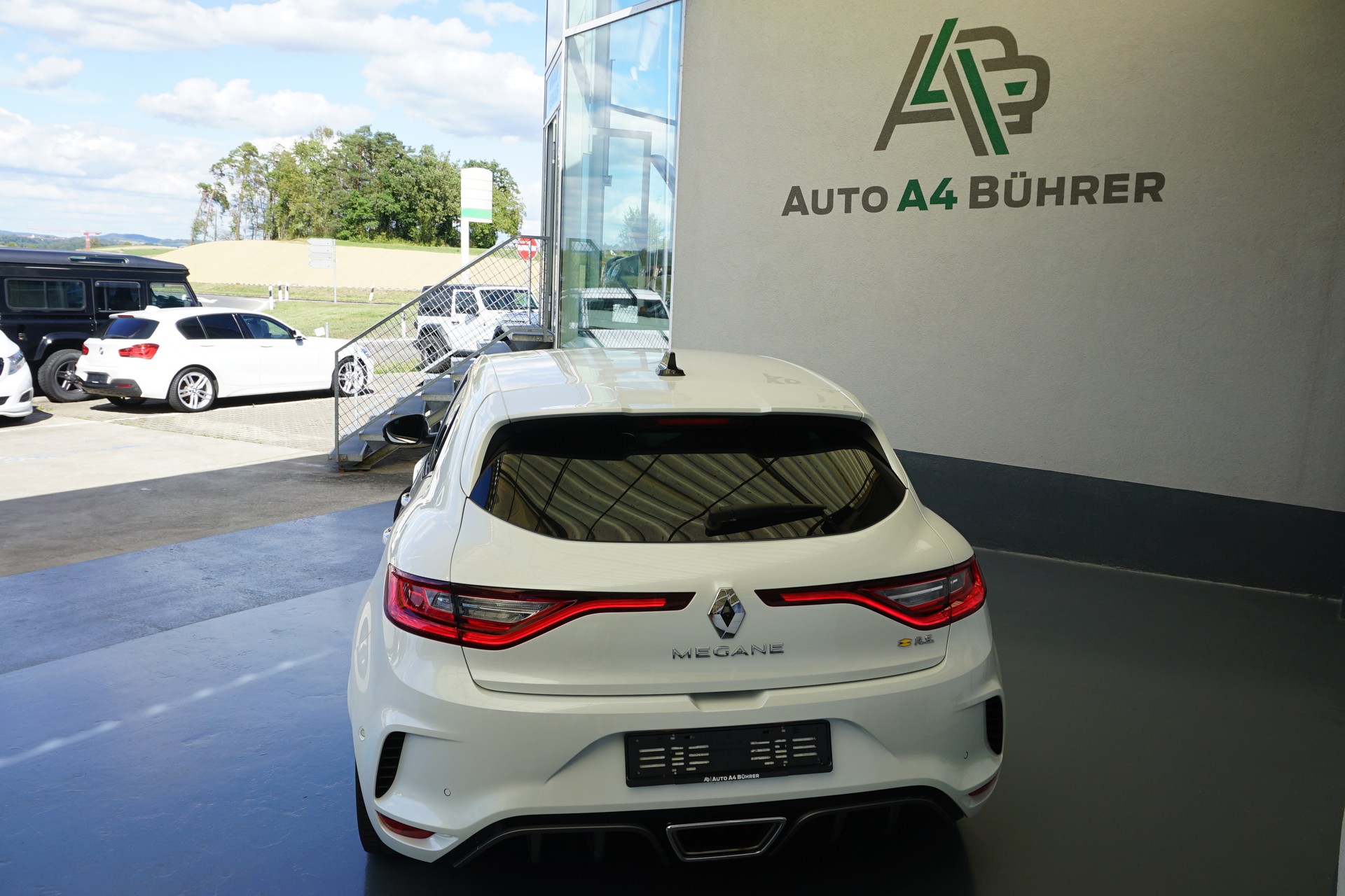 RENAULT Mégane Trophy 300-image-5