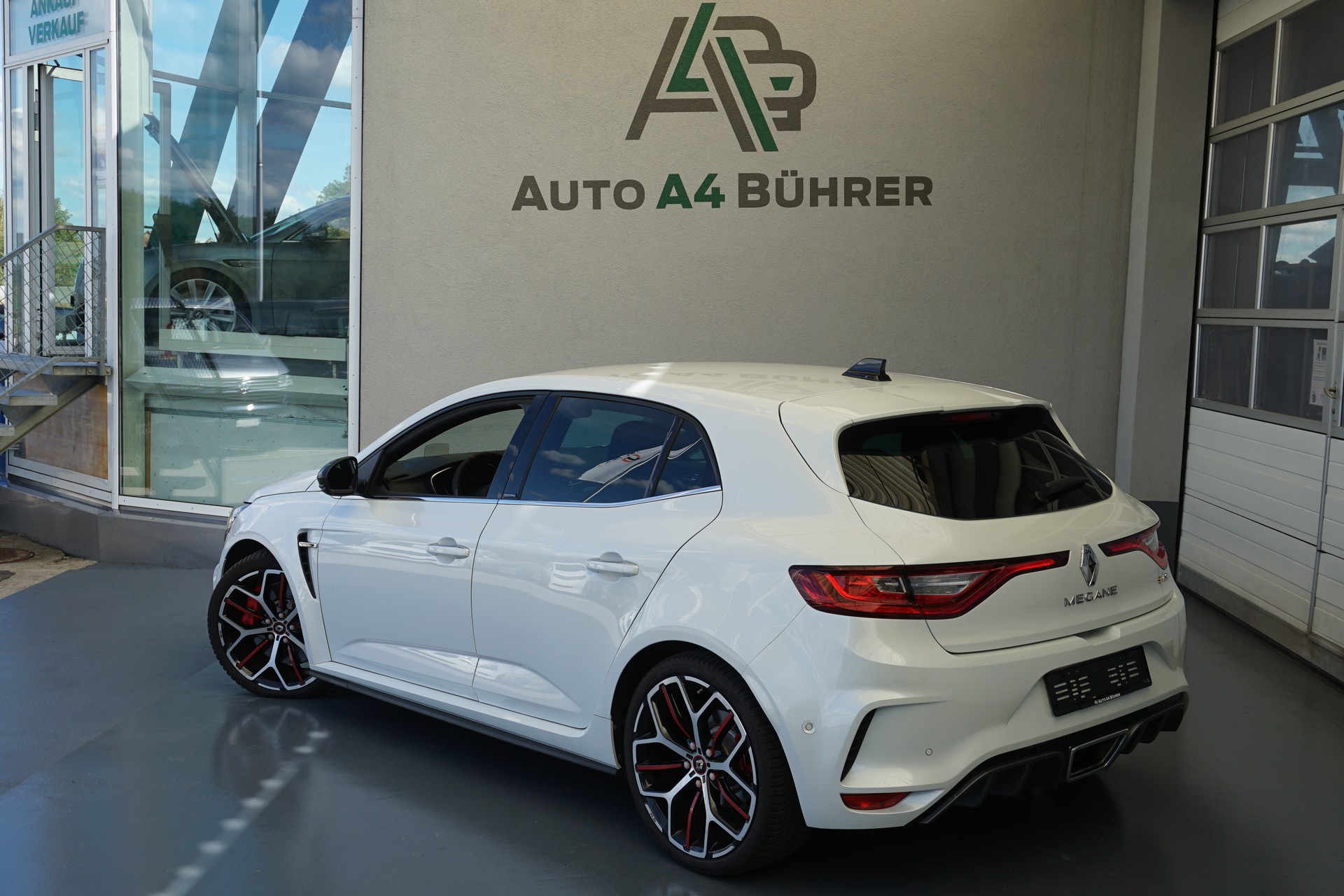 RENAULT Mégane Trophy 300-image-4