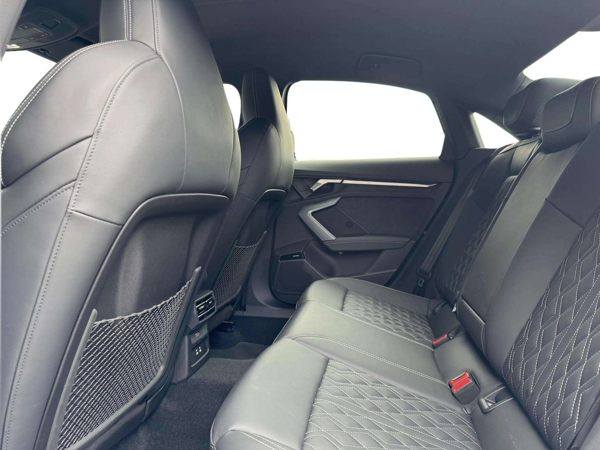 AUDI S3 Limousine TFSI quattro S-tronic-image-16