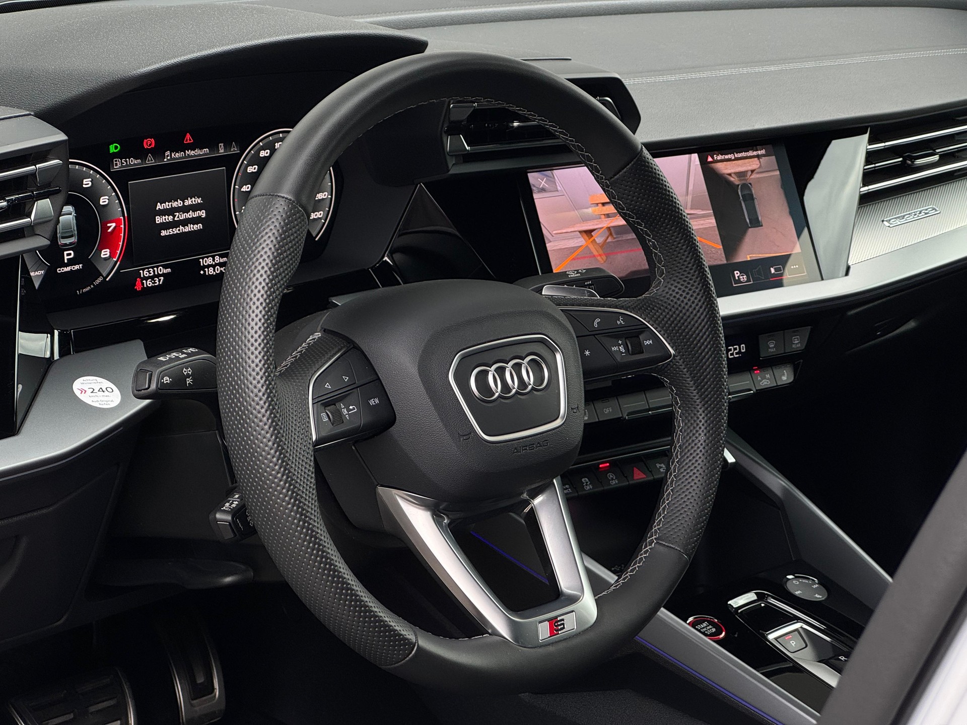 AUDI S3 Limousine TFSI quattro S-tronic-image-7