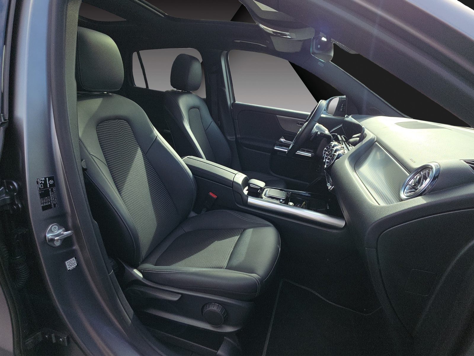 MERCEDES-BENZ GLA 250 4Matic Progressive 8G-DCT-image-16