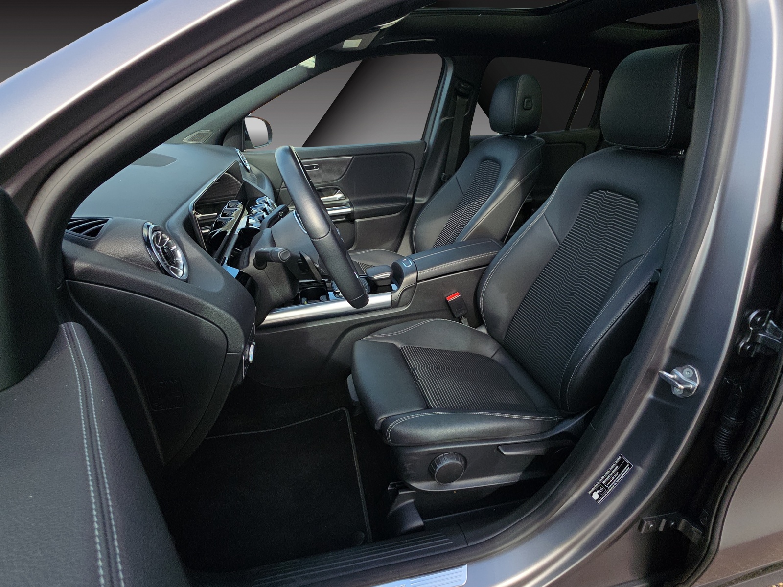 MERCEDES-BENZ GLA 250 4Matic Progressive 8G-DCT-image-14