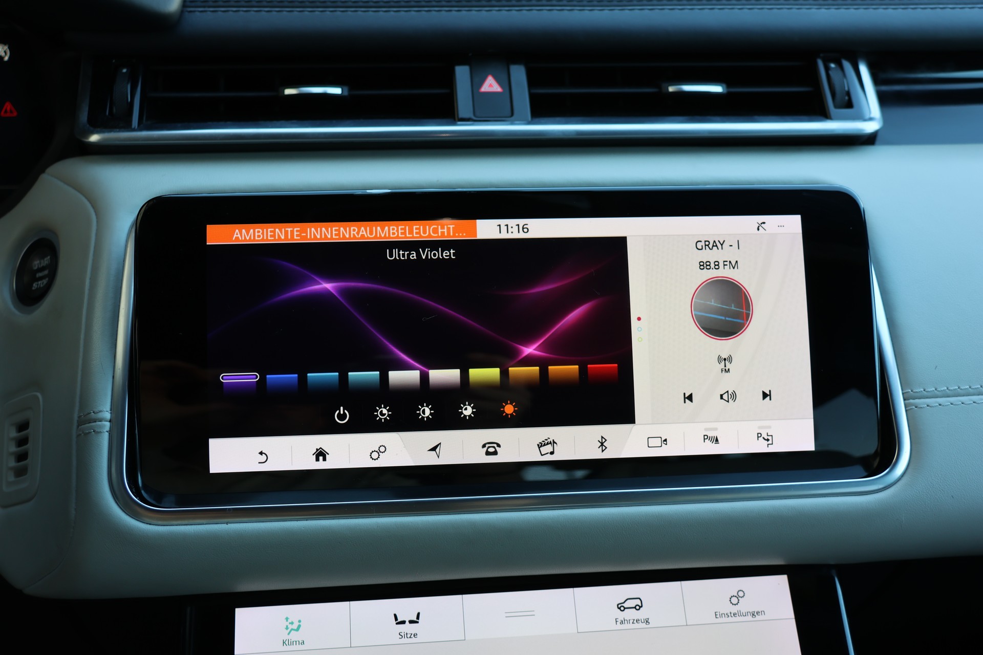 LAND ROVER Range Rover Velar D 300 First Edition Automatic-image-18