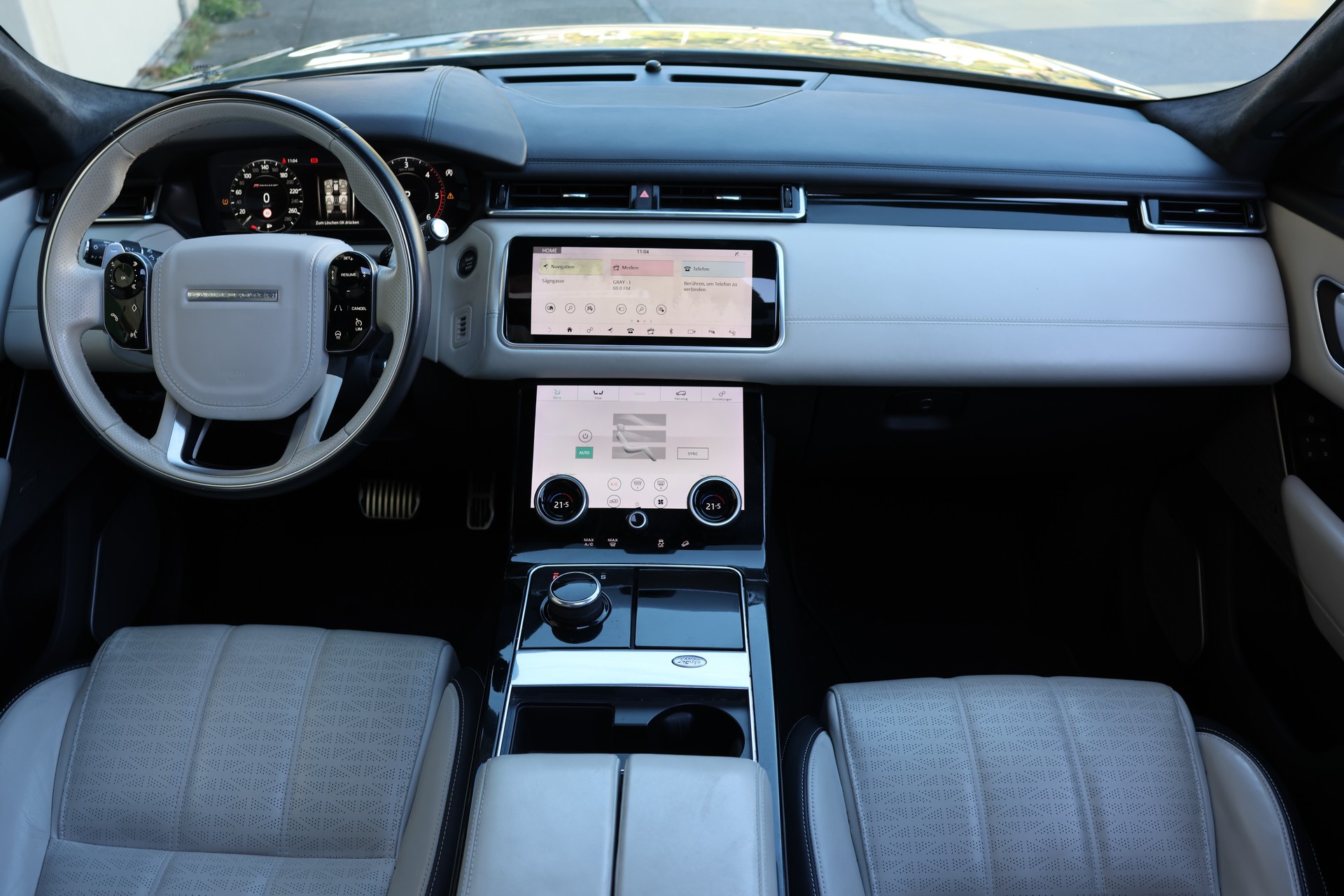 LAND ROVER Range Rover Velar D 300 First Edition Automatic-image-11