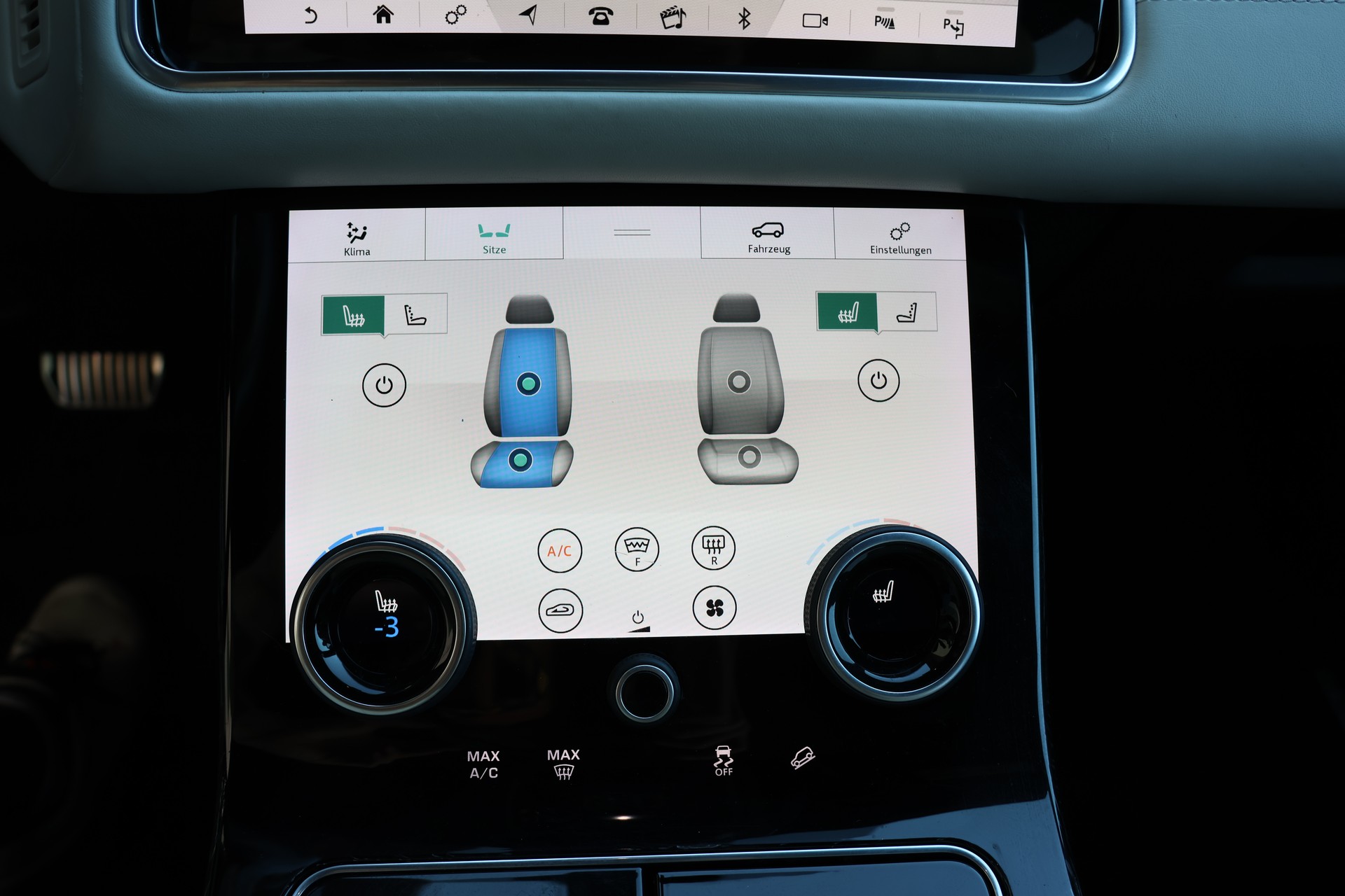 LAND ROVER Range Rover Velar D 300 First Edition Automatic-image-22