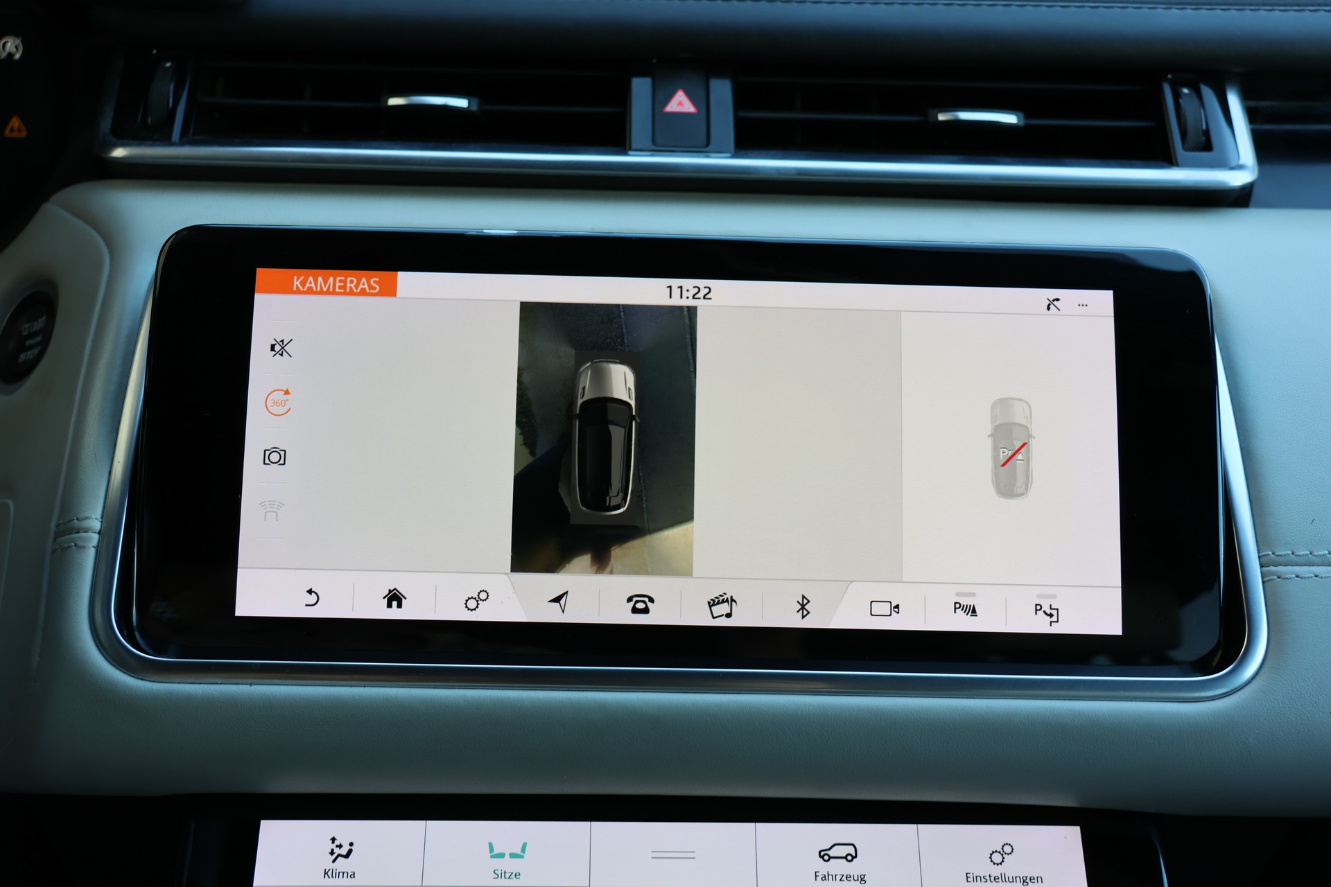 LAND ROVER Range Rover Velar D 300 First Edition Automatic-image-14