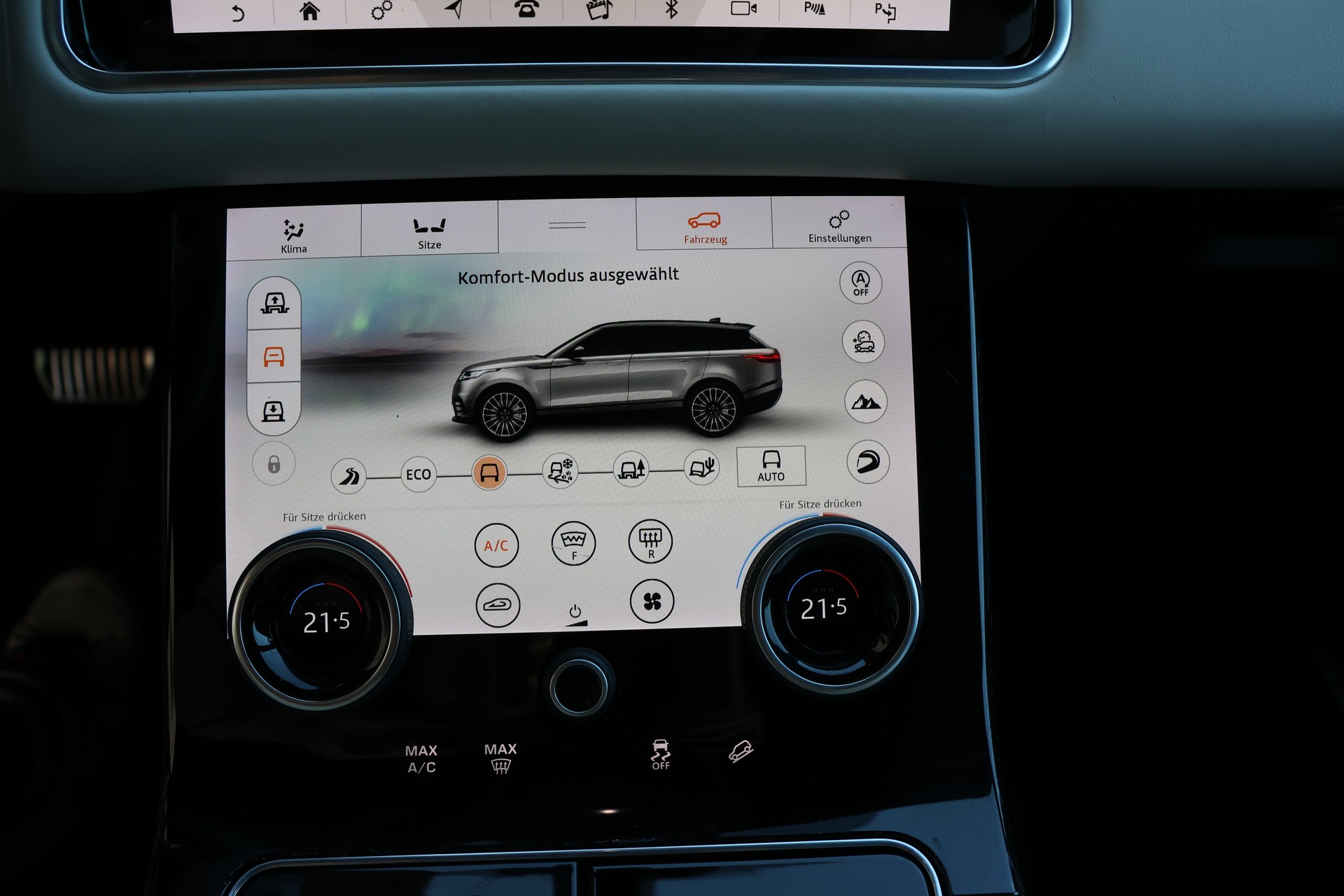 LAND ROVER Range Rover Velar D 300 First Edition Automatic-image-20