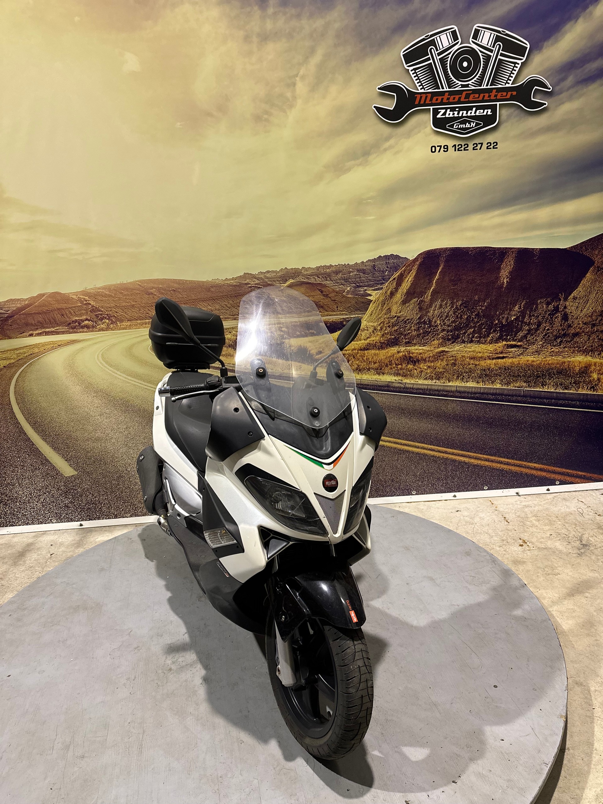 APRILIA SR Max 300 i.e-showroom-element-1