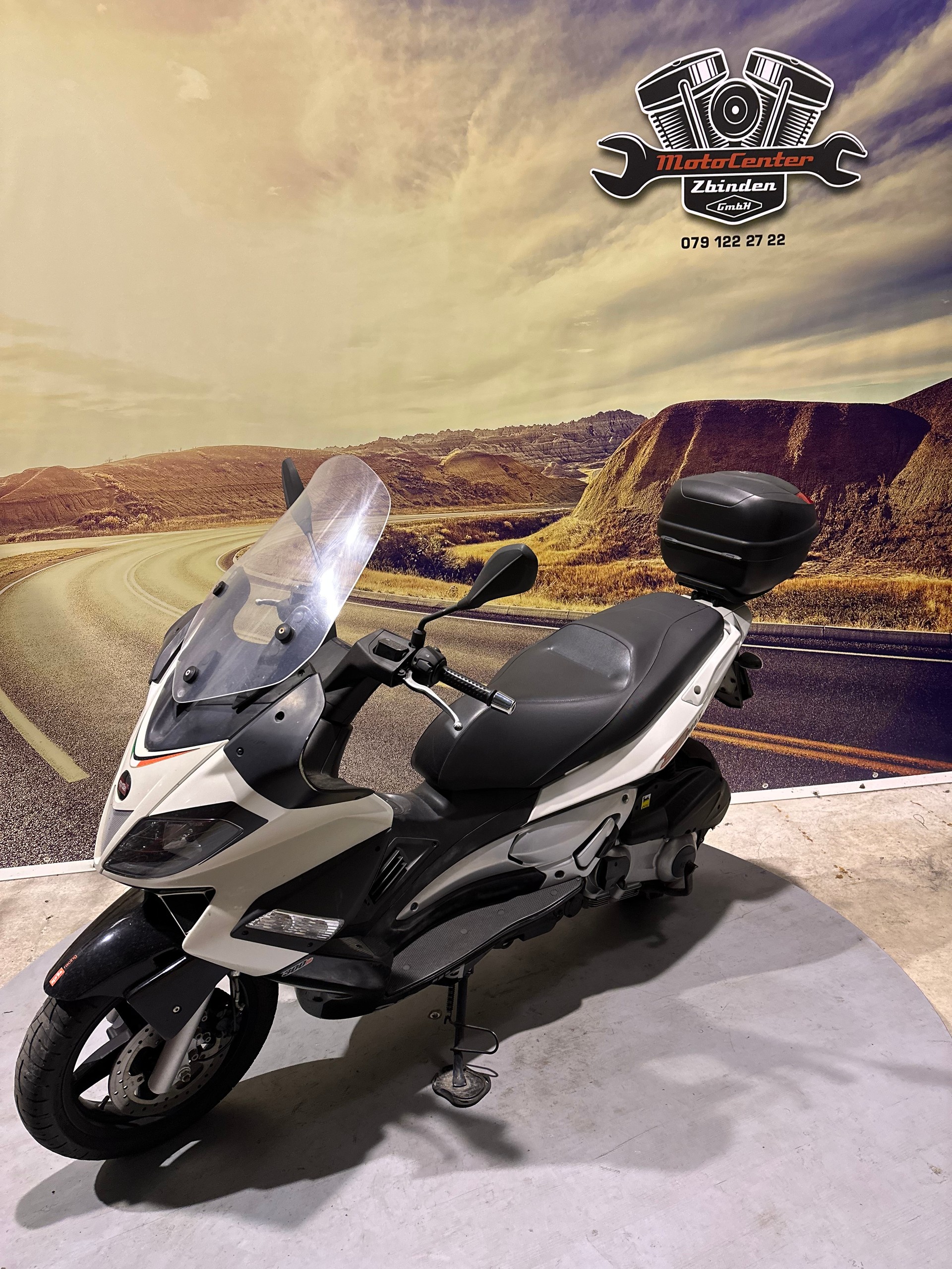 APRILIA SR Max 300 i.e-showroom-element-3