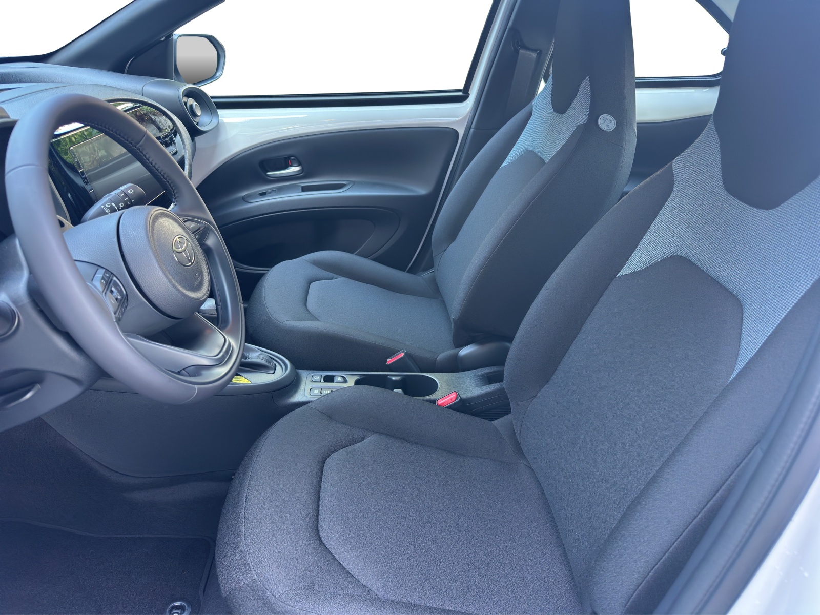 TOYOTA Aygo X 1.5 VVT-i HSD Comfort-image-6