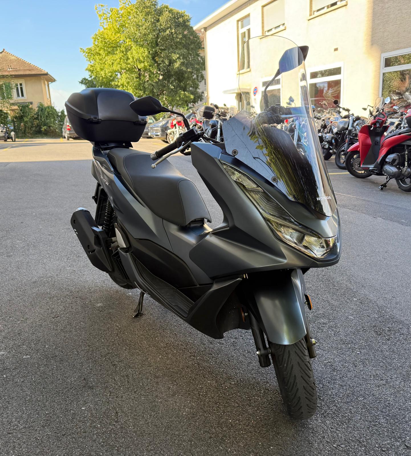 HONDA PCX 125 i ABS-showroom-element-1
