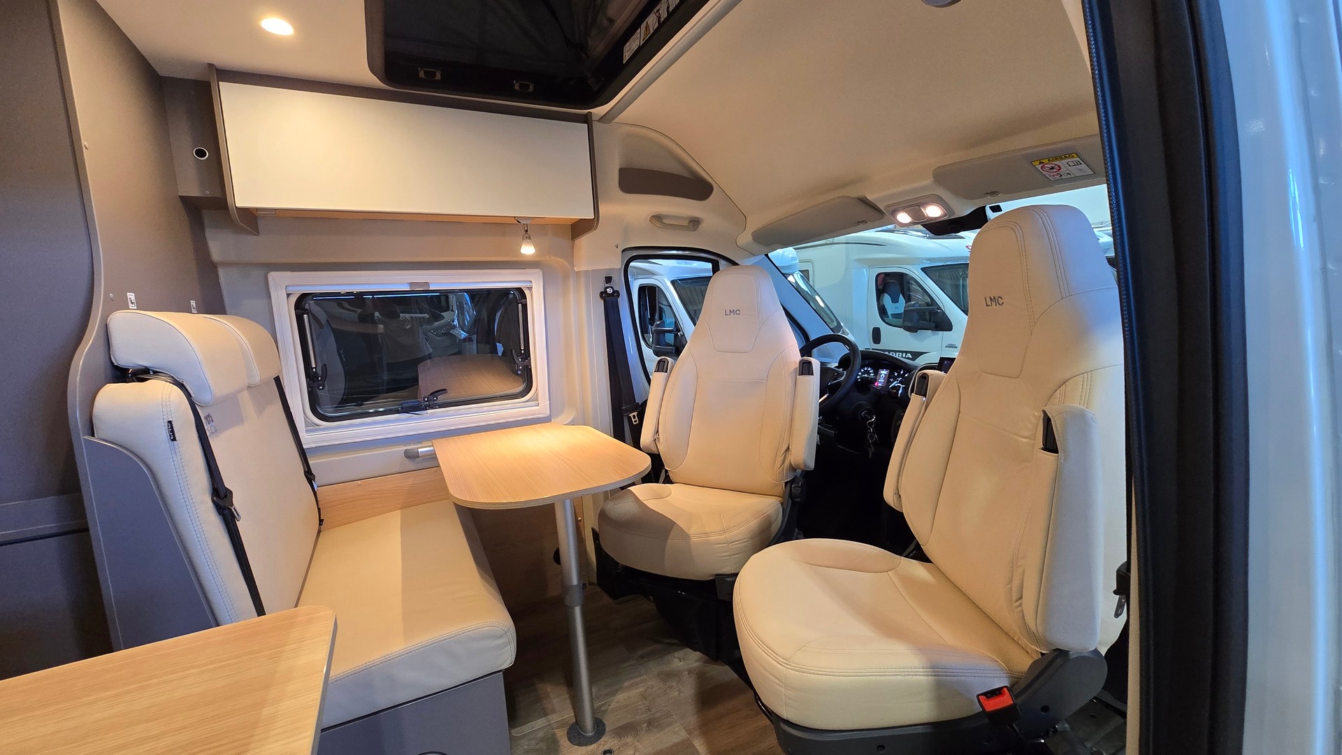 LMC Innovan 600 "70- Jahre Edition" / Fiat Ducato 2.2MJT 140PS-image-7