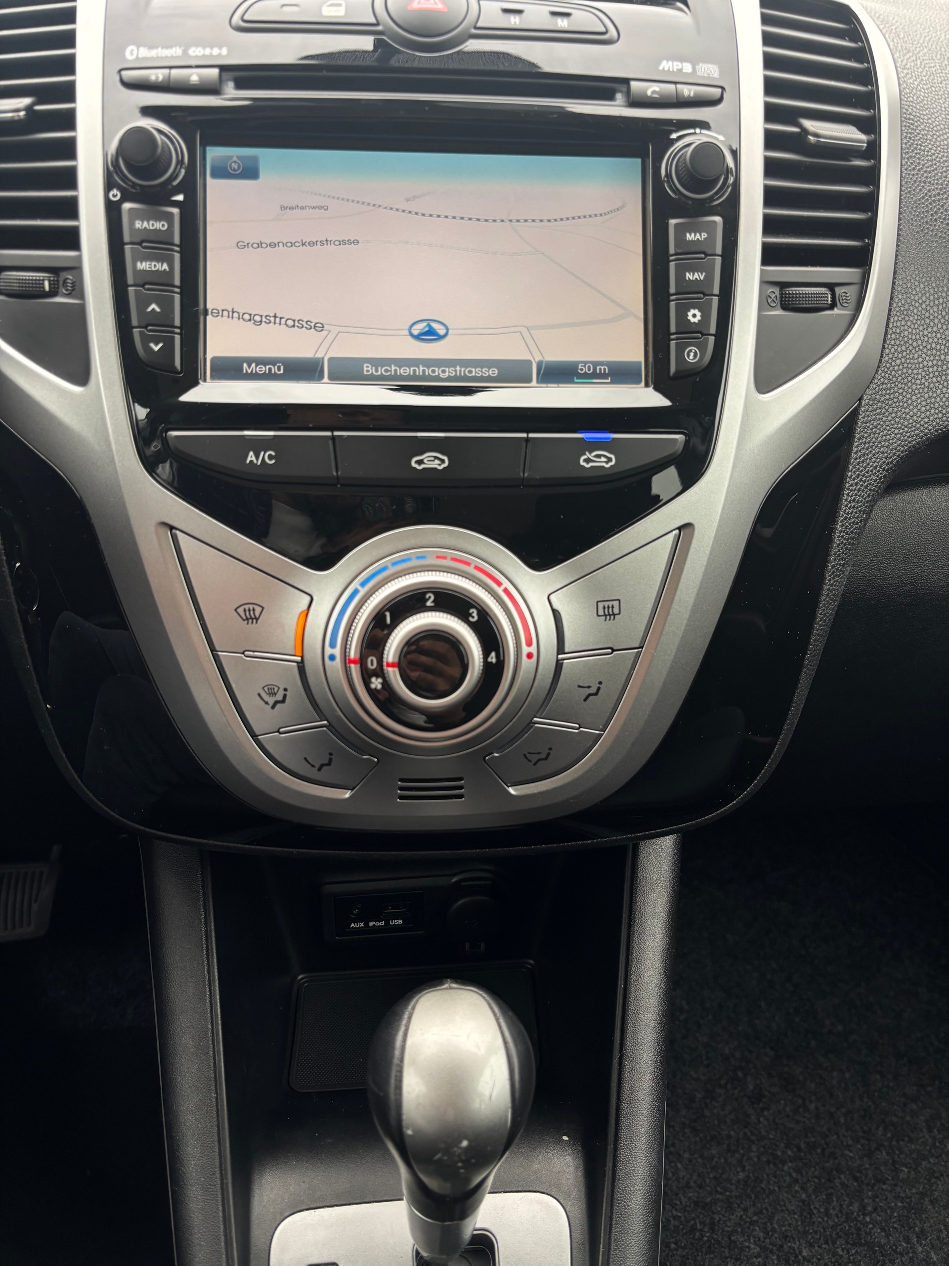 HYUNDAI iX20 1.6 Premium Automatic-image-13