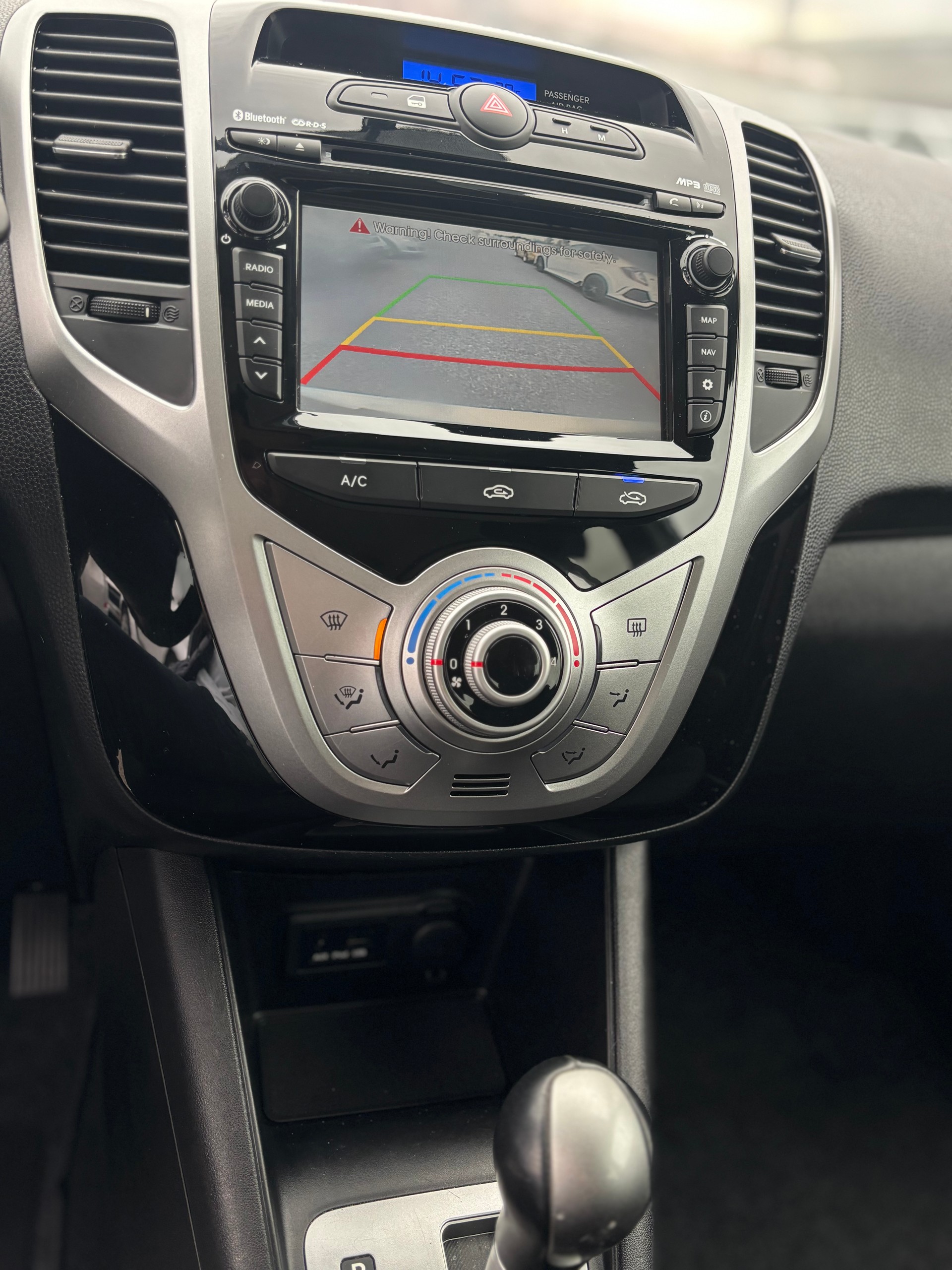 HYUNDAI iX20 1.6 Premium Automatic-image-10