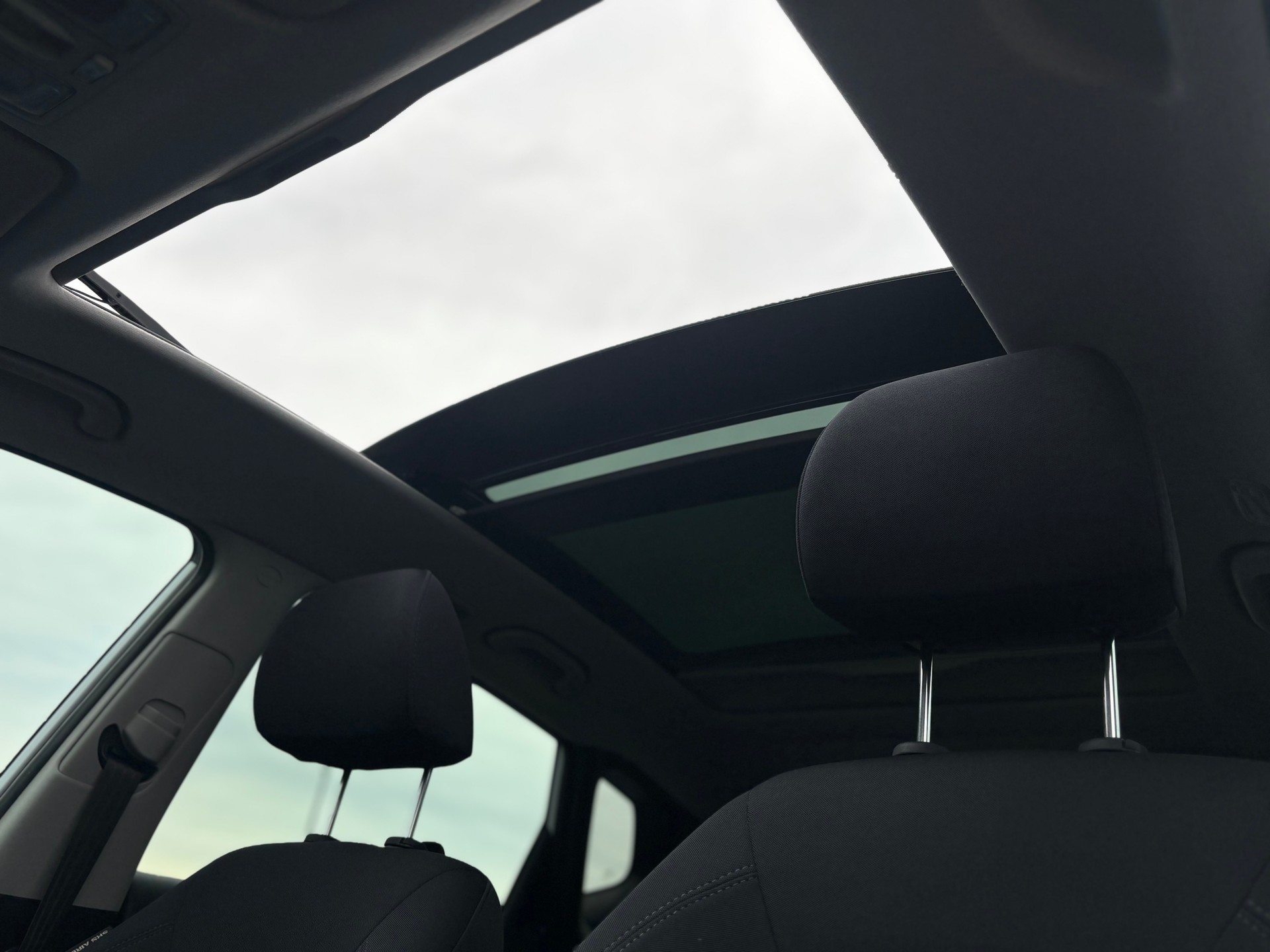 HYUNDAI iX20 1.6 Premium Automatic-image-12