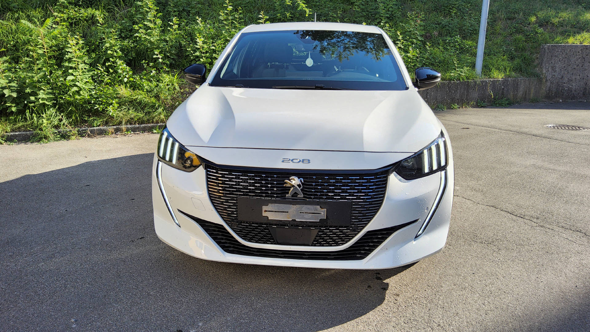 PEUGEOT 208 1.2 PureTech 130 GT-image-2