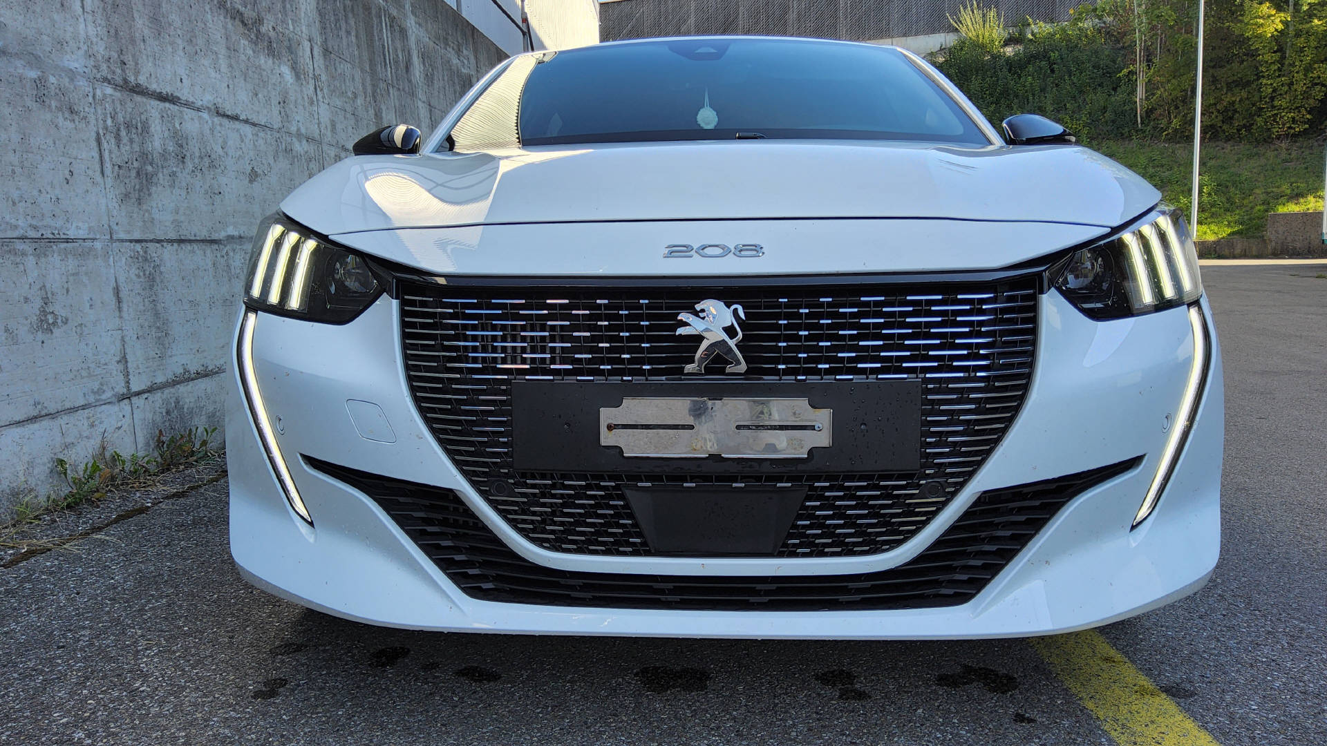 PEUGEOT 208 1.2 PureTech 130 GT-image-30