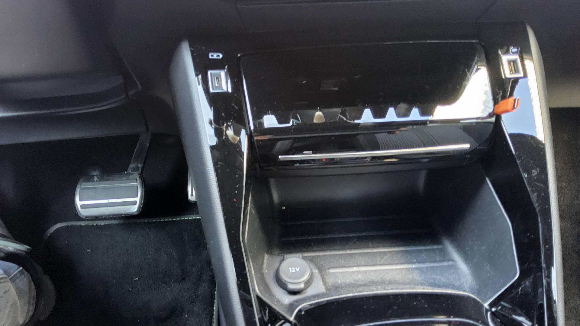 PEUGEOT 208 1.2 PureTech 130 GT-image-12