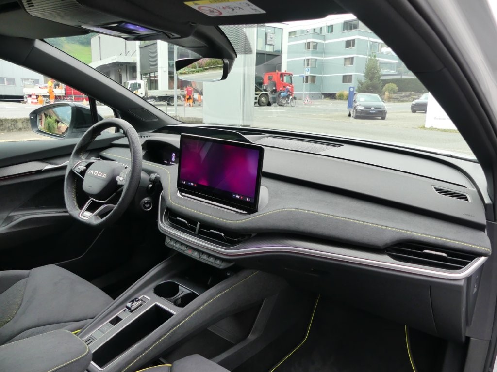 SKODA Enyaq 4x4 RS-image-8