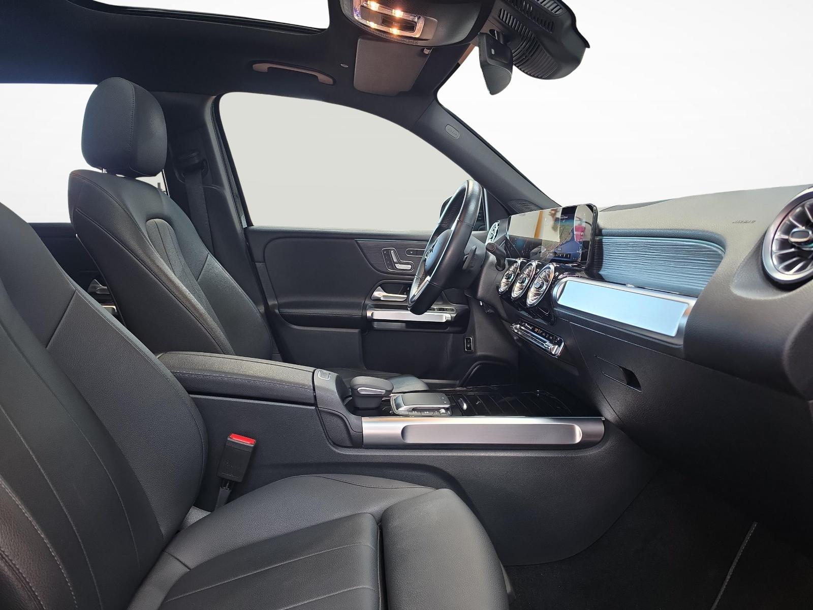 MERCEDES-BENZ GLB 220 d 4MATIC AMG Line-image-7