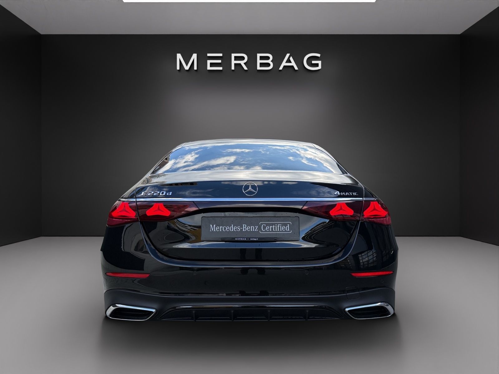 MERCEDES-BENZ E 220 d 4Matic 9G-Tronic-image-5