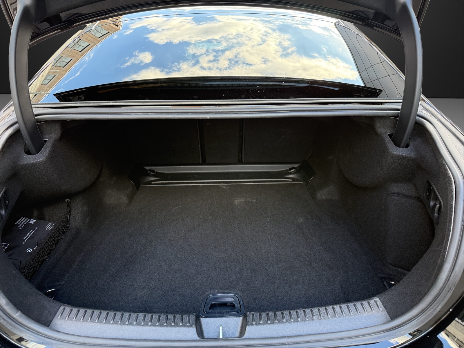 MERCEDES-BENZ E 220 d 4Matic 9G-Tronic-image-12