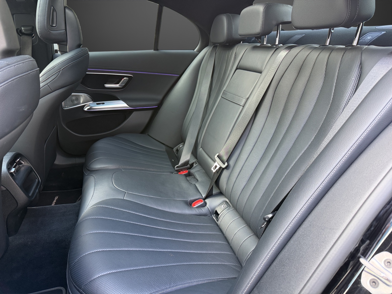 MERCEDES-BENZ E 220 d 4Matic 9G-Tronic-image-11