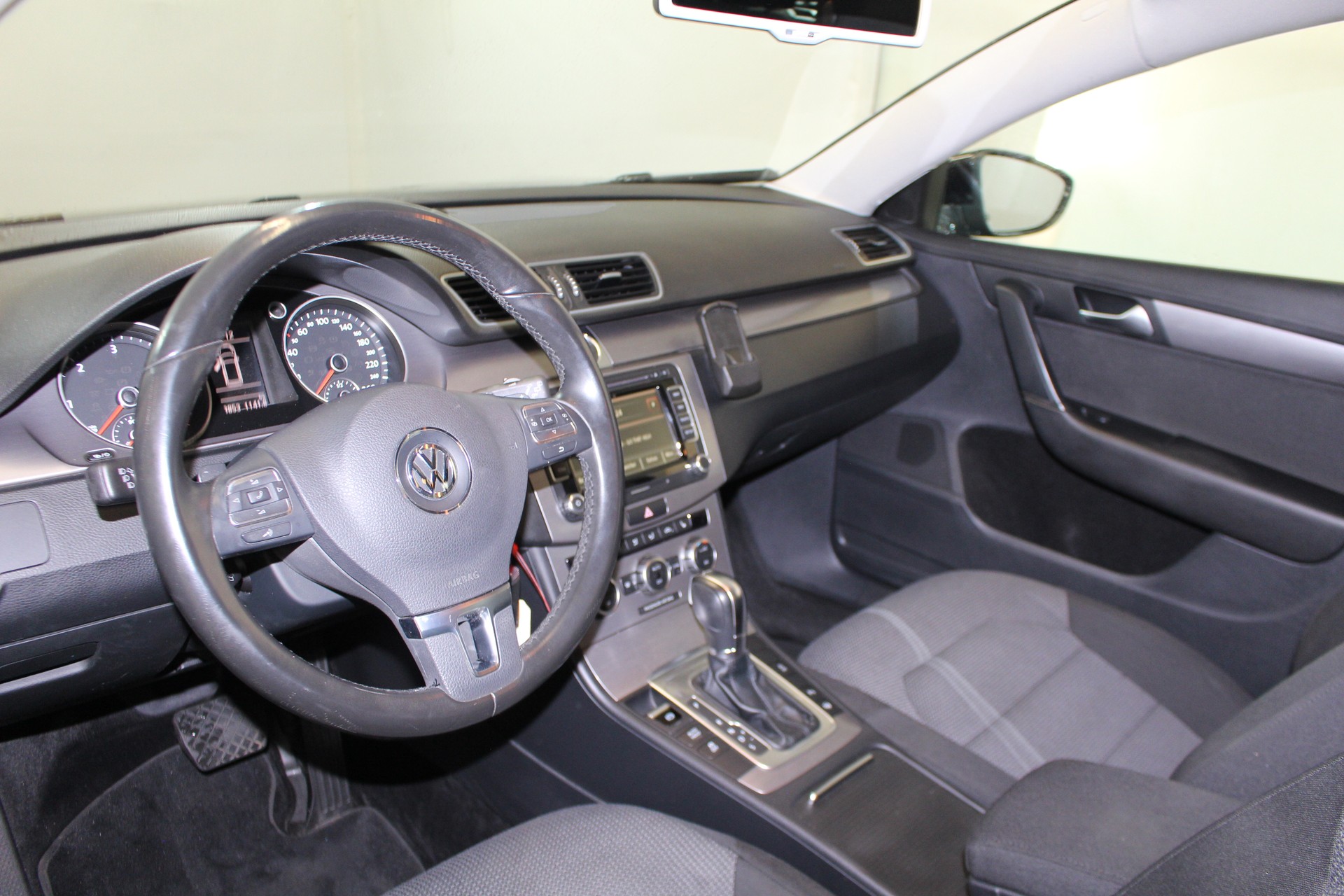 VW Passat Variant 2.0 TDI 140 BlueMT Comfl. DSG-image-11