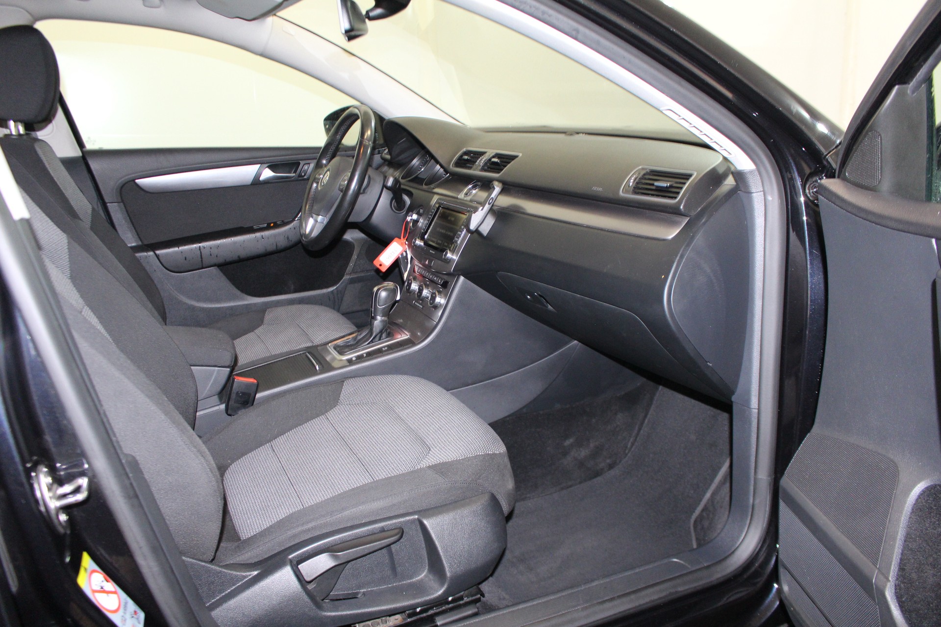 VW Passat Variant 2.0 TDI 140 BlueMT Comfl. DSG-image-10